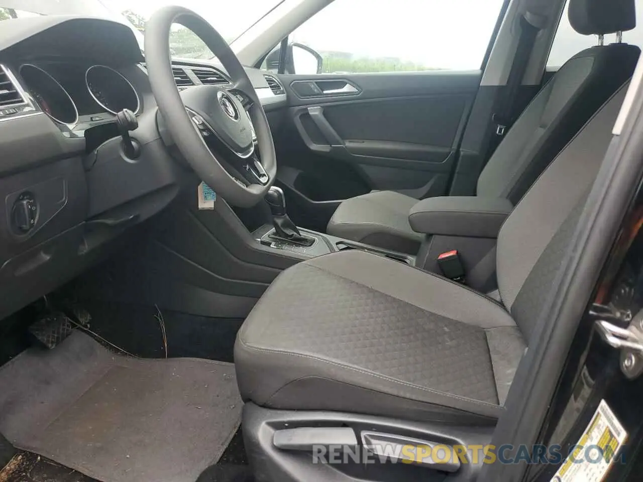 7 Photograph of a damaged car 3VV1B7AX3LM110689 VOLKSWAGEN TIGUAN 2020