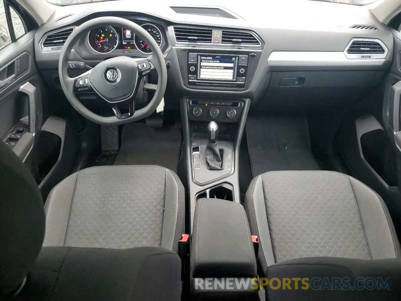 8 Photograph of a damaged car 3VV1B7AX3LM110689 VOLKSWAGEN TIGUAN 2020