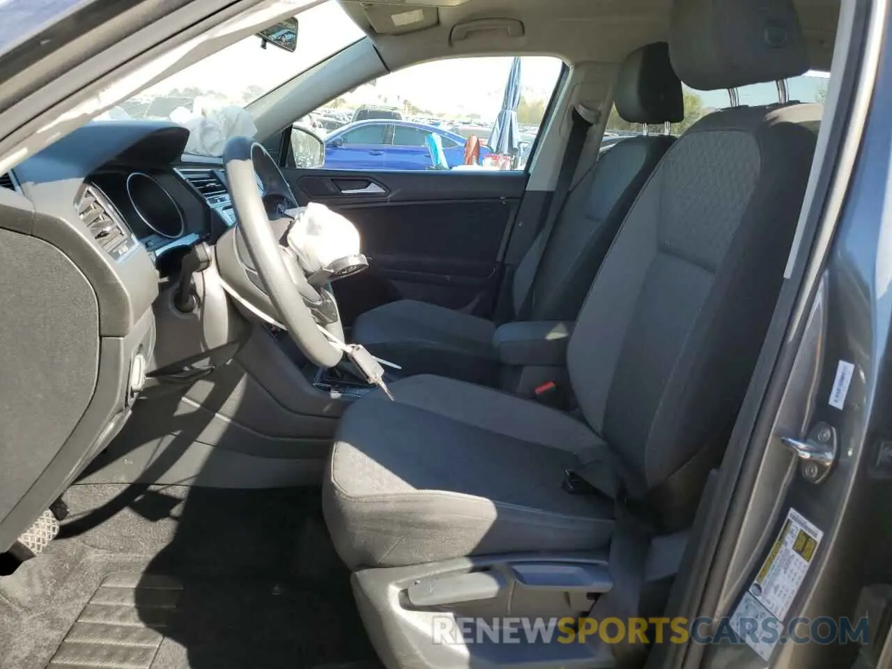 7 Photograph of a damaged car 3VV1B7AX4LM004607 VOLKSWAGEN TIGUAN 2020