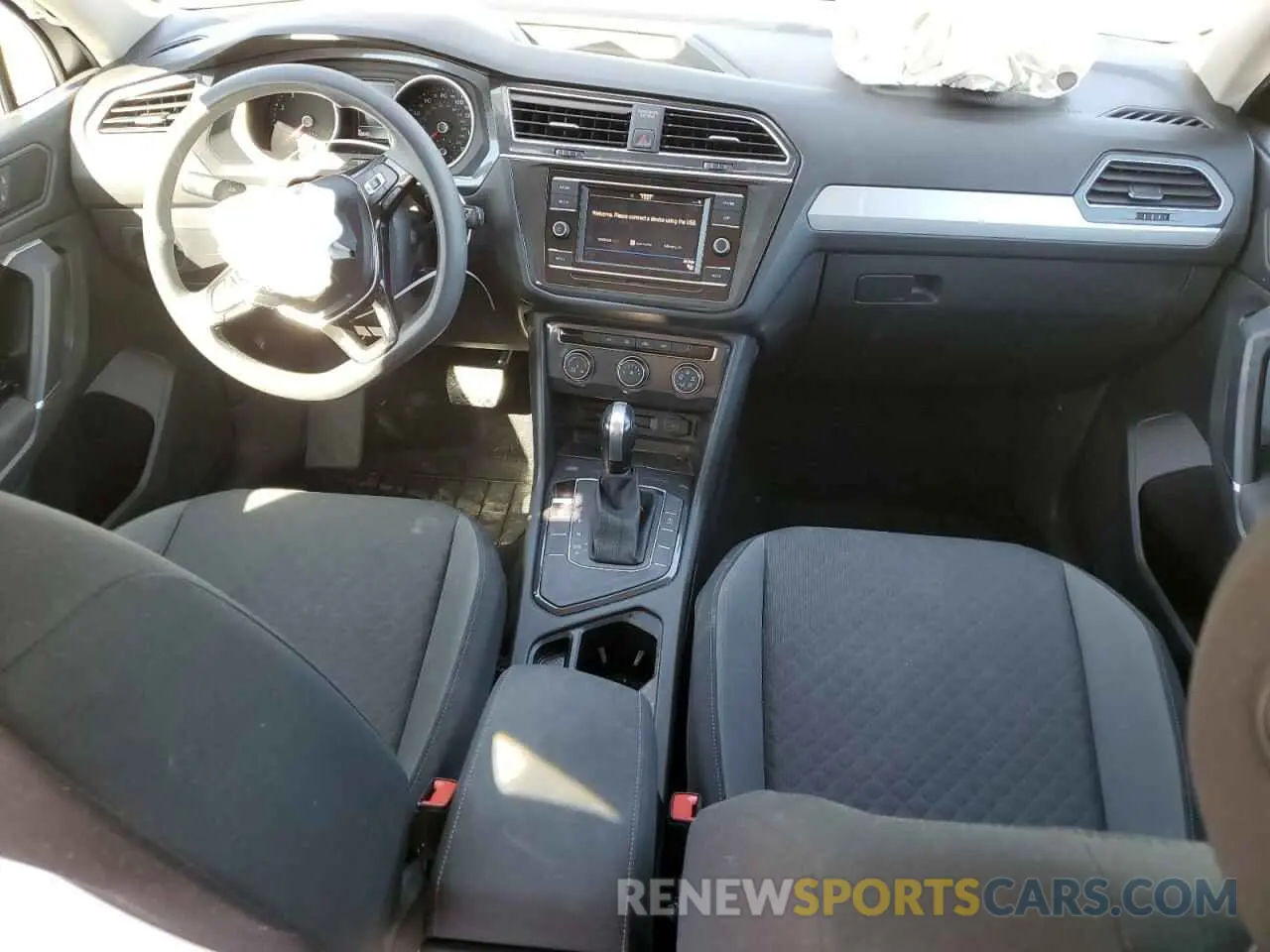 8 Photograph of a damaged car 3VV1B7AX4LM004607 VOLKSWAGEN TIGUAN 2020