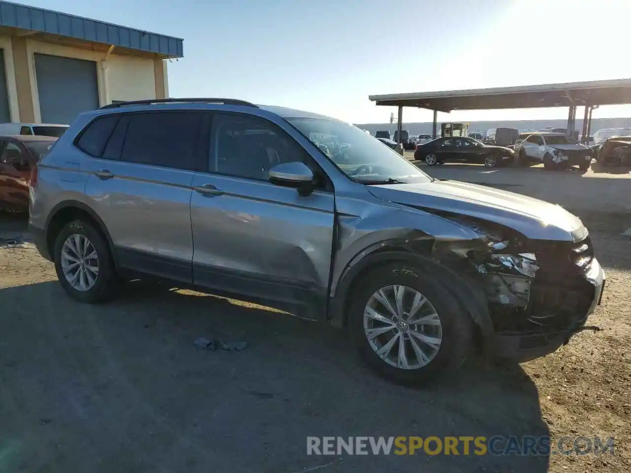 4 Photograph of a damaged car 3VV1B7AX4LM069571 VOLKSWAGEN TIGUAN 2020