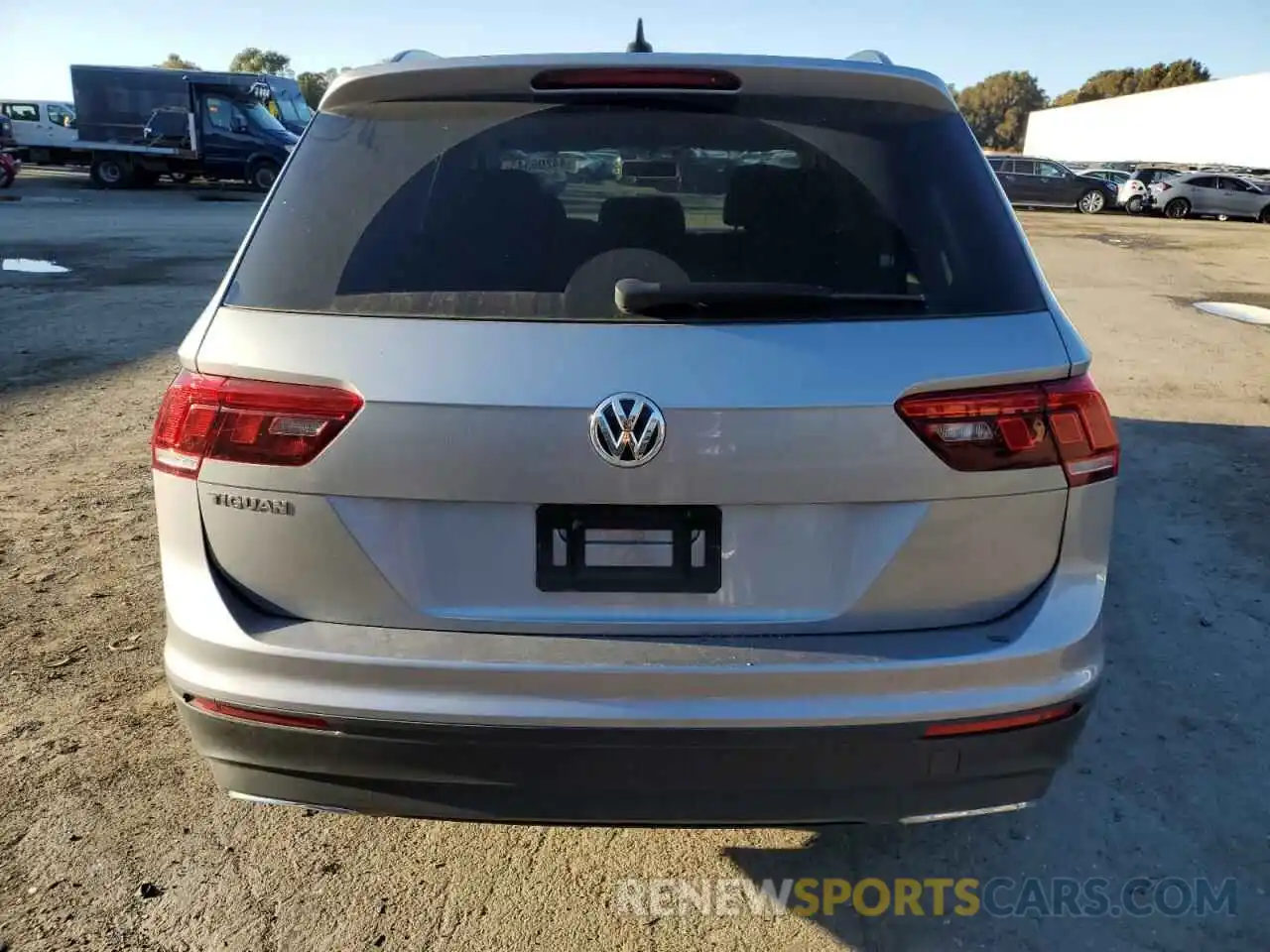 6 Photograph of a damaged car 3VV1B7AX4LM069571 VOLKSWAGEN TIGUAN 2020