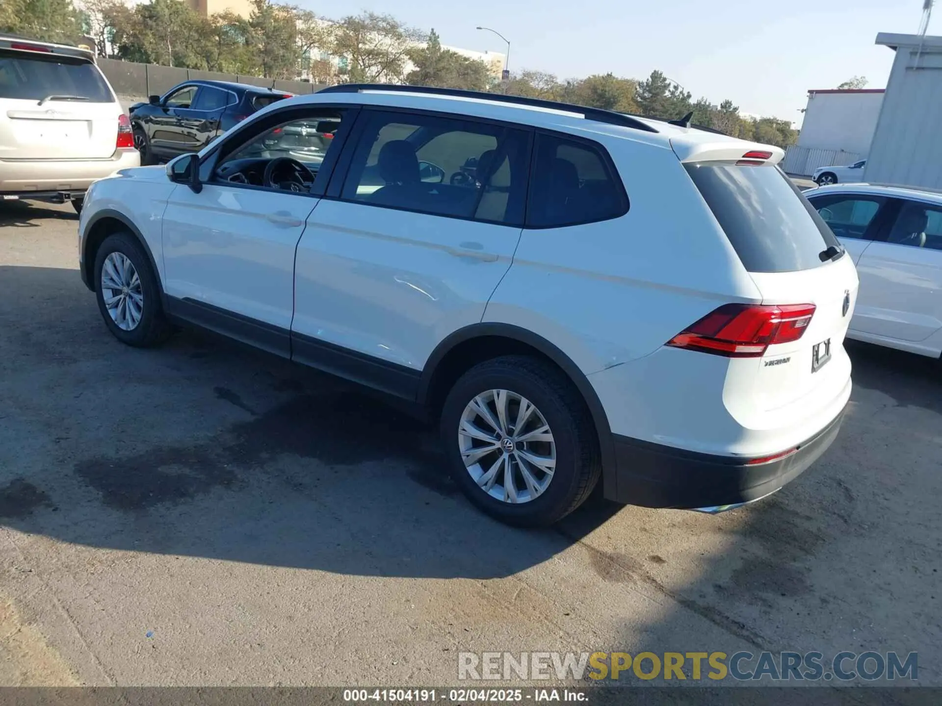3 Photograph of a damaged car 3VV1B7AX4LM098567 VOLKSWAGEN TIGUAN 2020