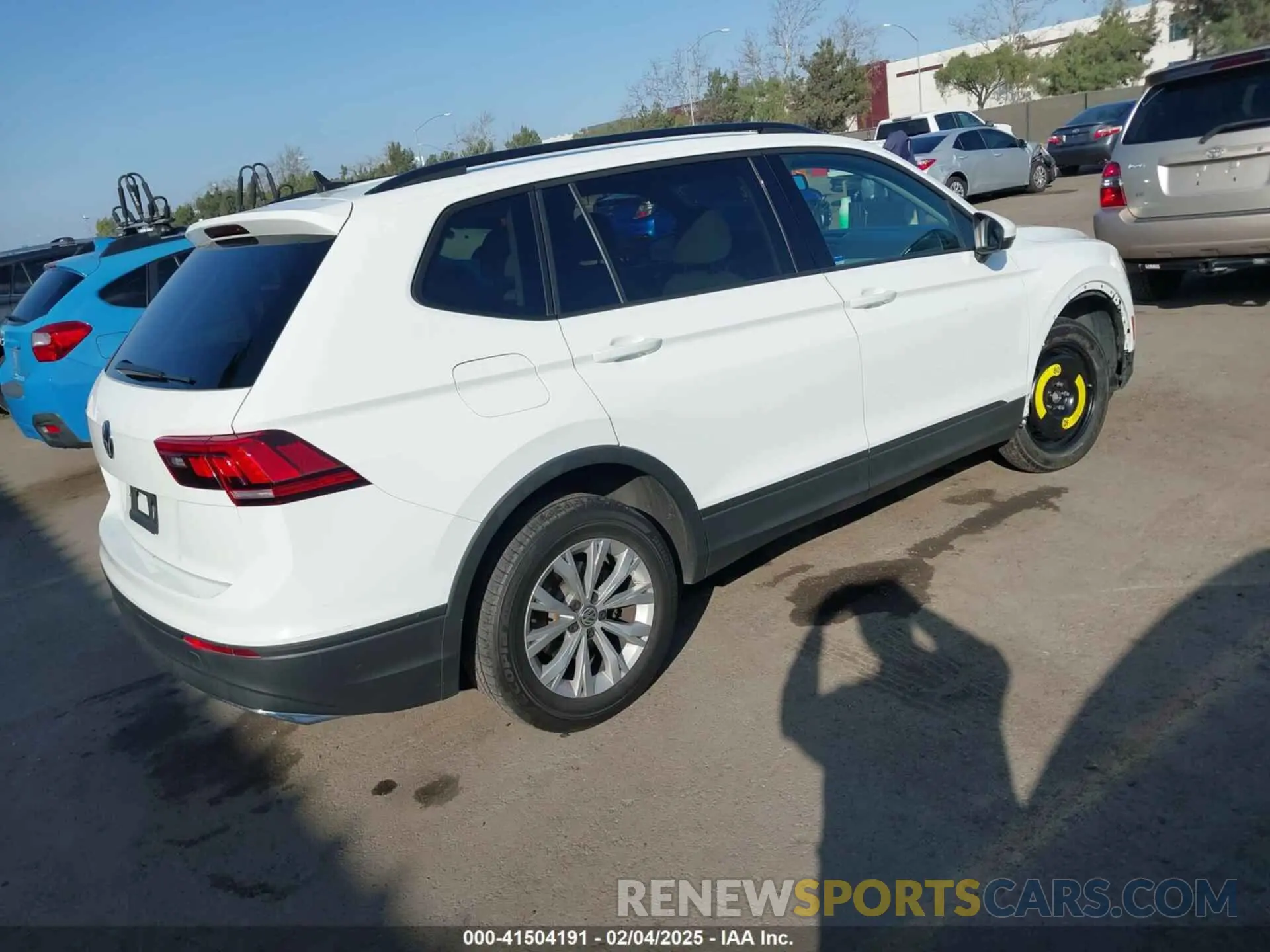 4 Photograph of a damaged car 3VV1B7AX4LM098567 VOLKSWAGEN TIGUAN 2020