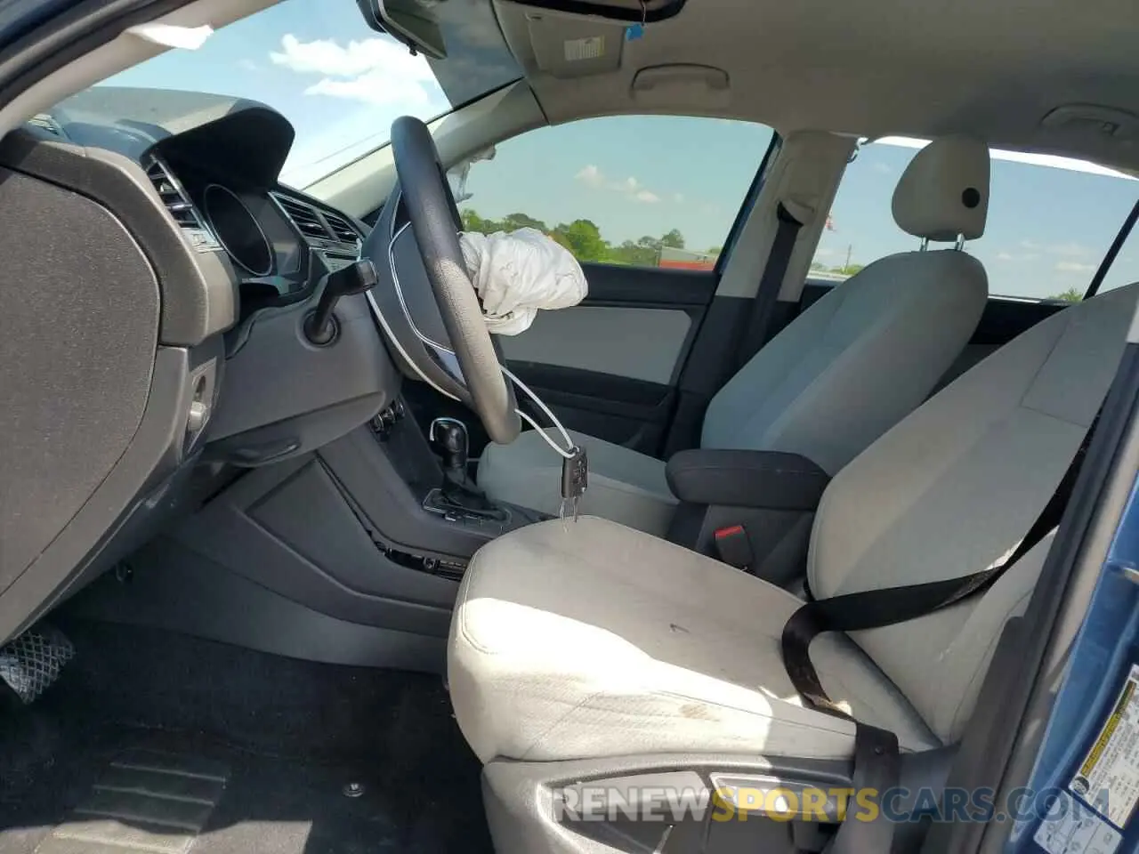 7 Photograph of a damaged car 3VV1B7AX6LM137823 VOLKSWAGEN TIGUAN 2020