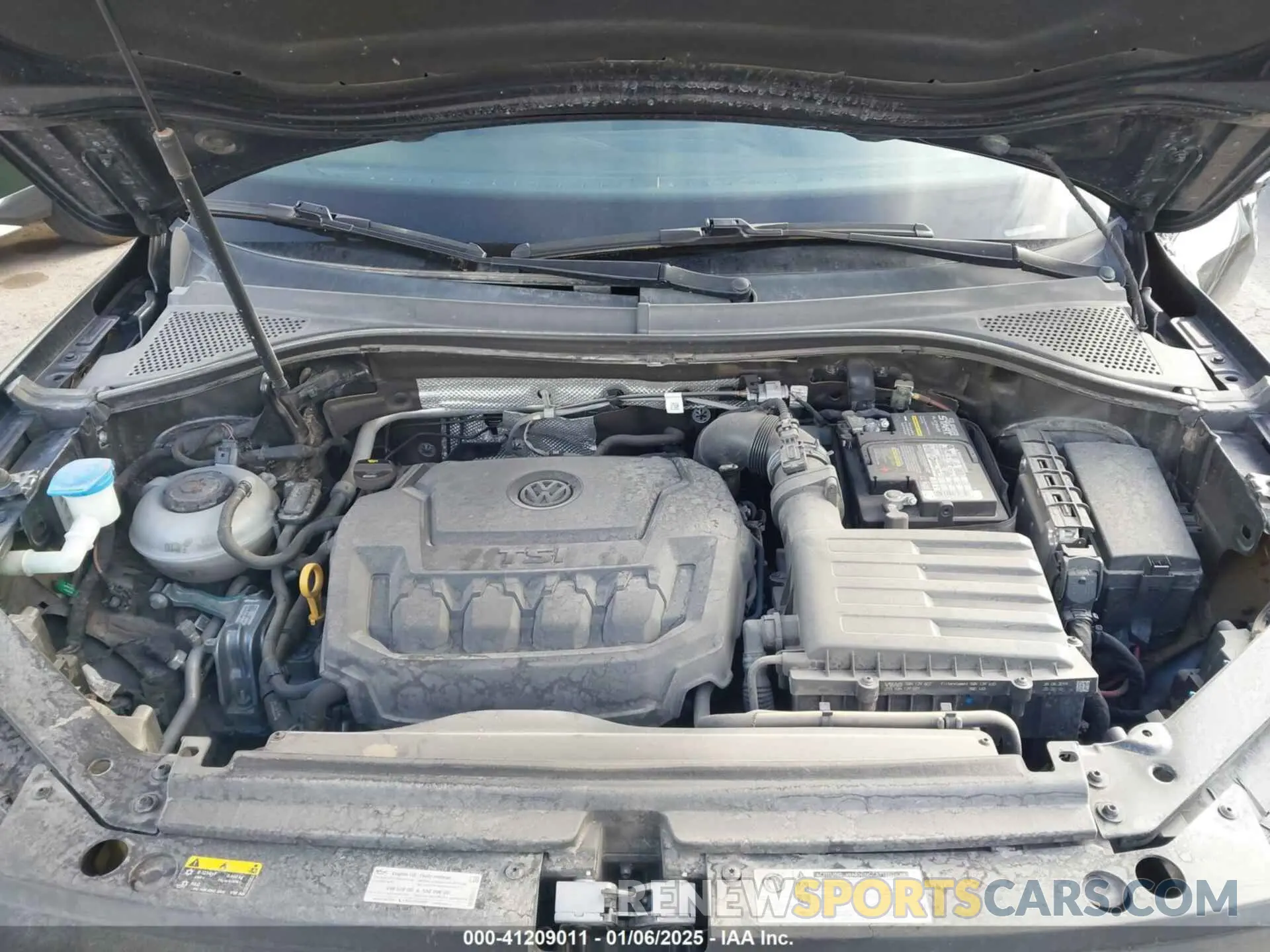 10 Photograph of a damaged car 3VV1B7AX7LM019134 VOLKSWAGEN TIGUAN 2020