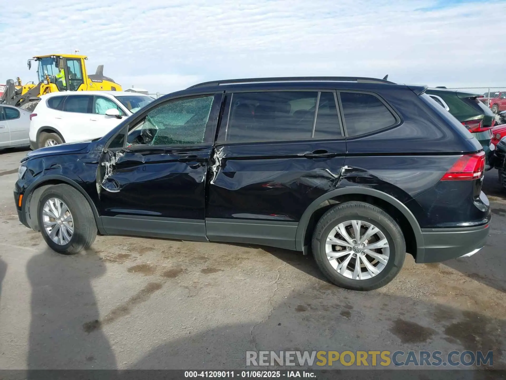 14 Photograph of a damaged car 3VV1B7AX7LM019134 VOLKSWAGEN TIGUAN 2020
