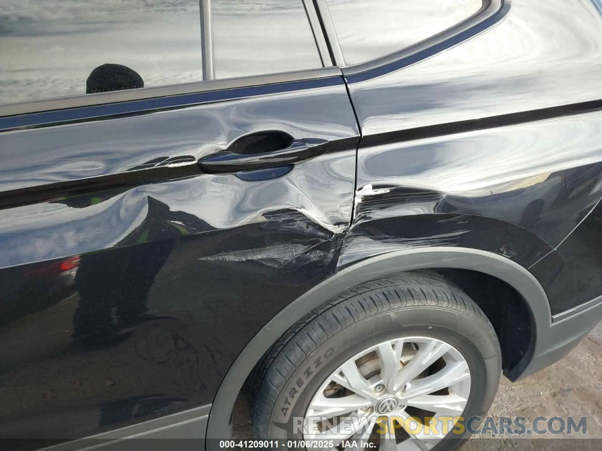18 Photograph of a damaged car 3VV1B7AX7LM019134 VOLKSWAGEN TIGUAN 2020