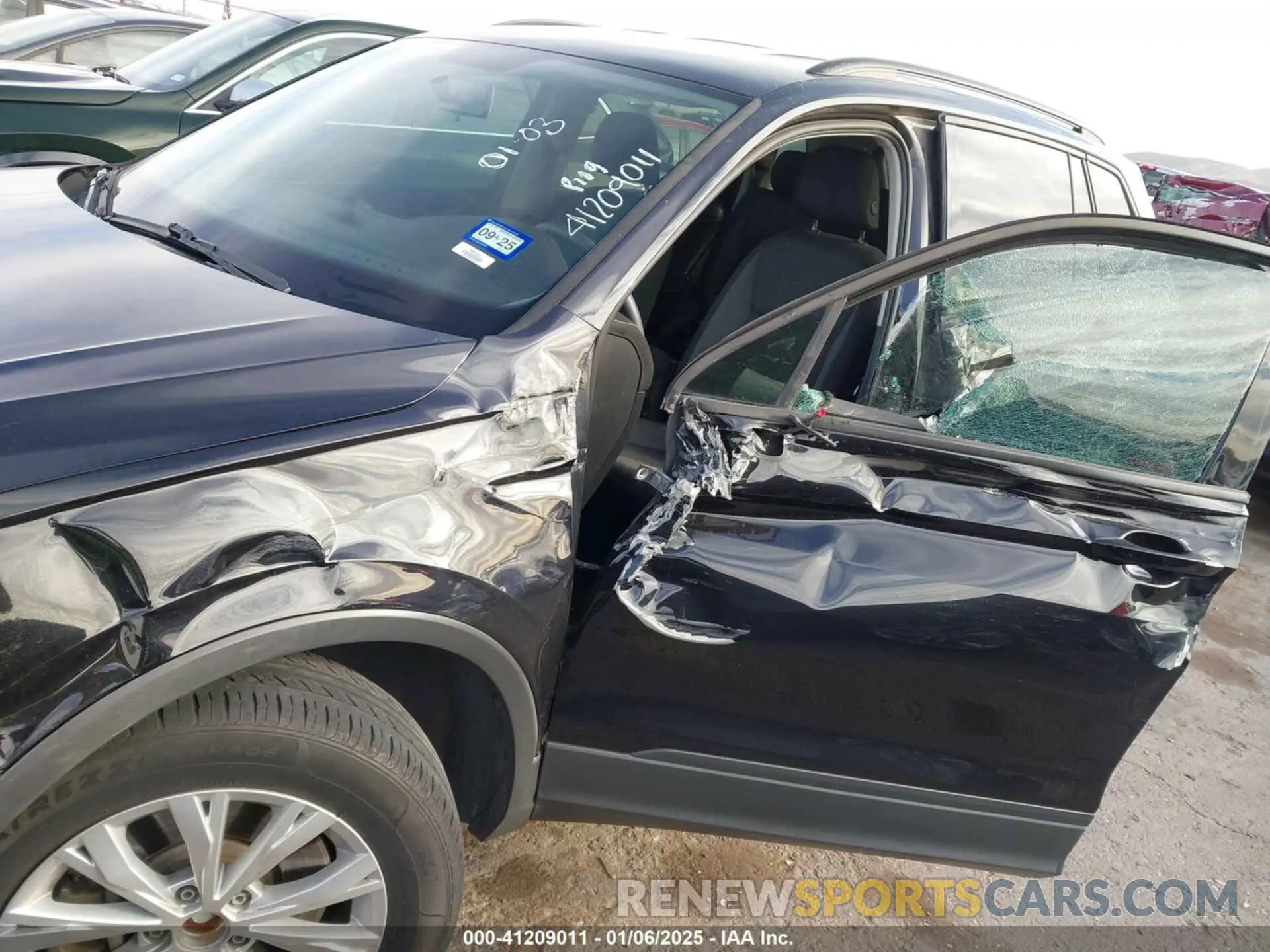 6 Photograph of a damaged car 3VV1B7AX7LM019134 VOLKSWAGEN TIGUAN 2020