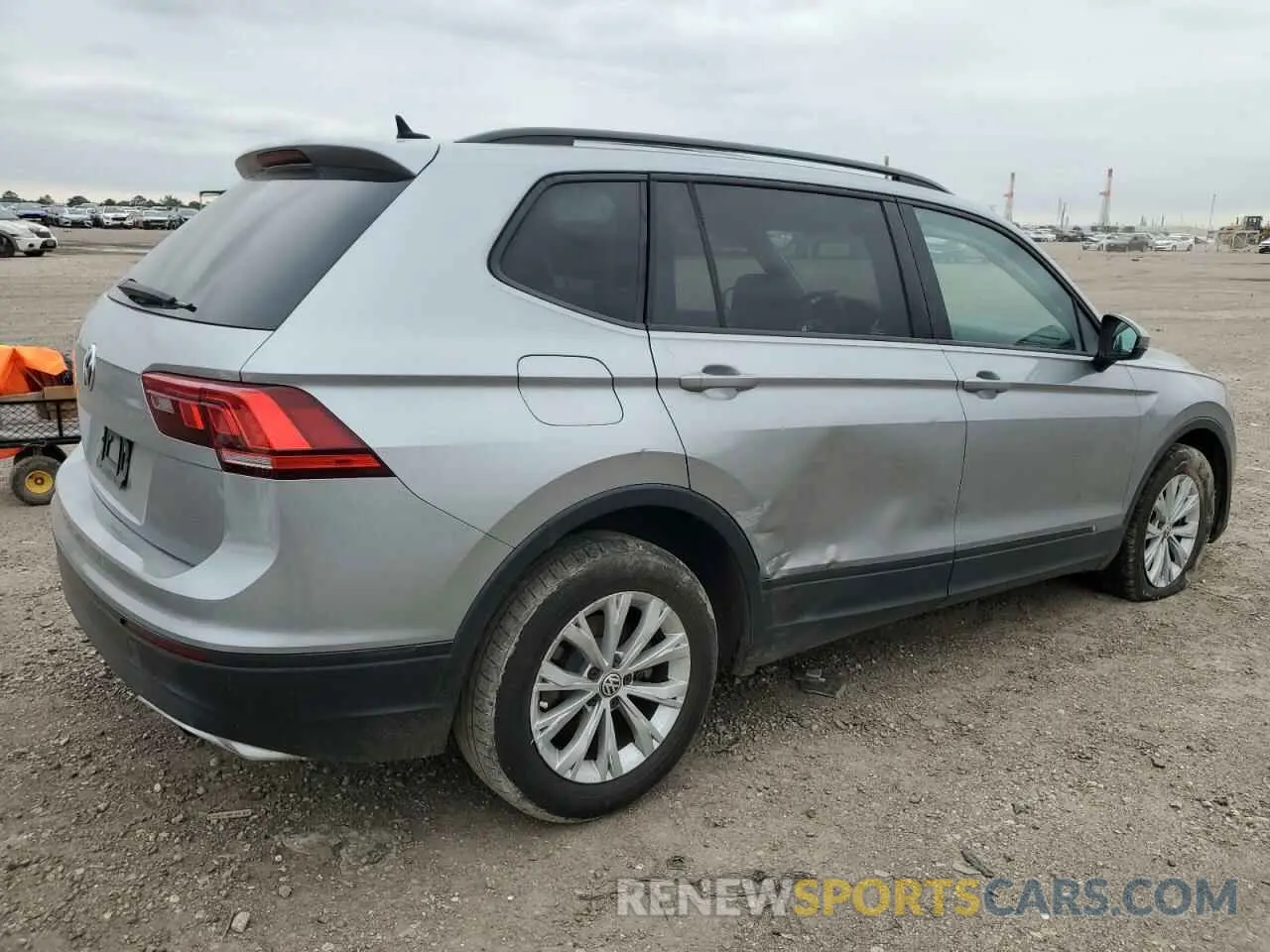 3 Photograph of a damaged car 3VV1B7AX7LM056815 VOLKSWAGEN TIGUAN 2020