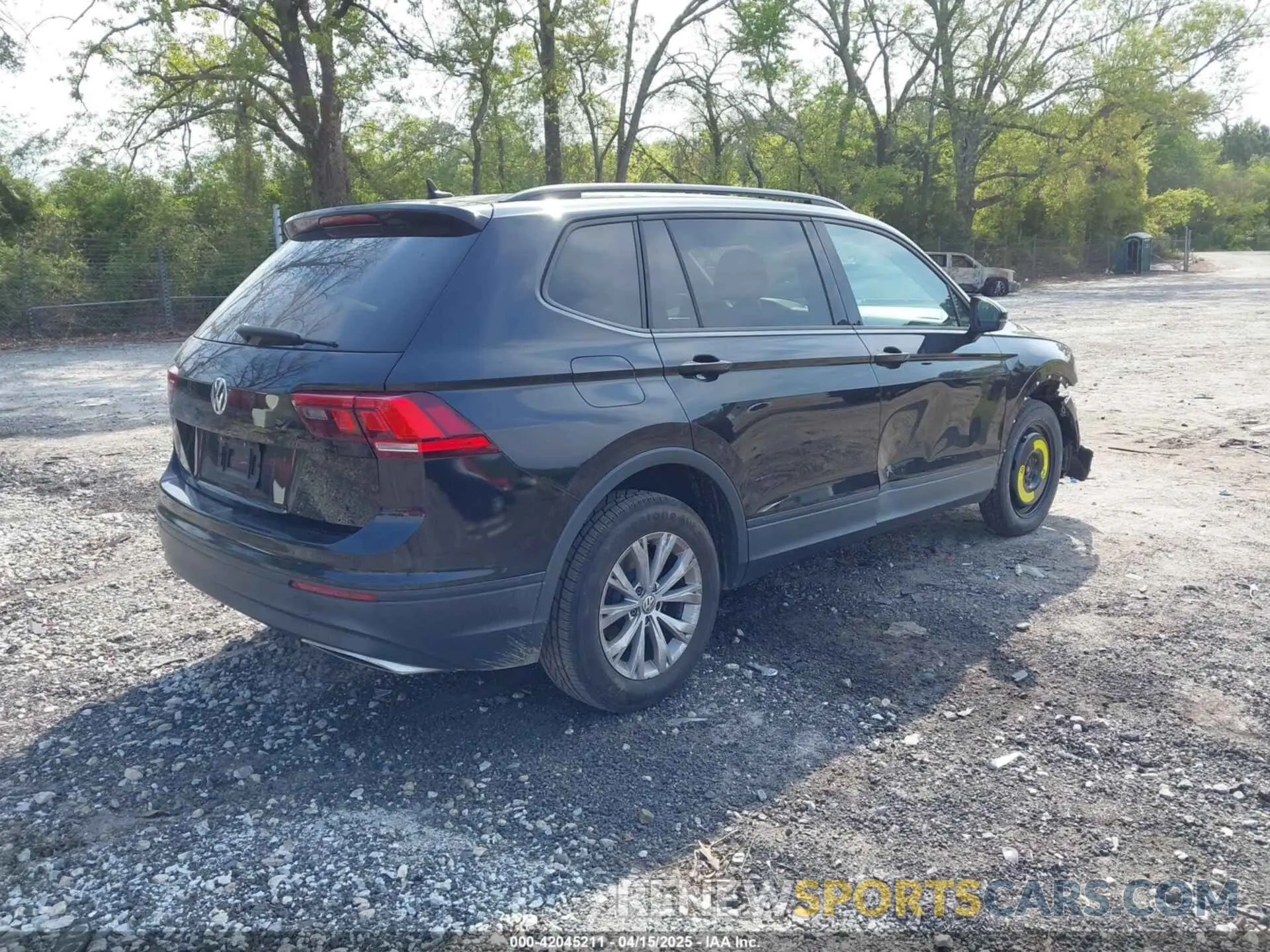 4 Photograph of a damaged car 3VV1B7AX7LM058984 VOLKSWAGEN TIGUAN 2020