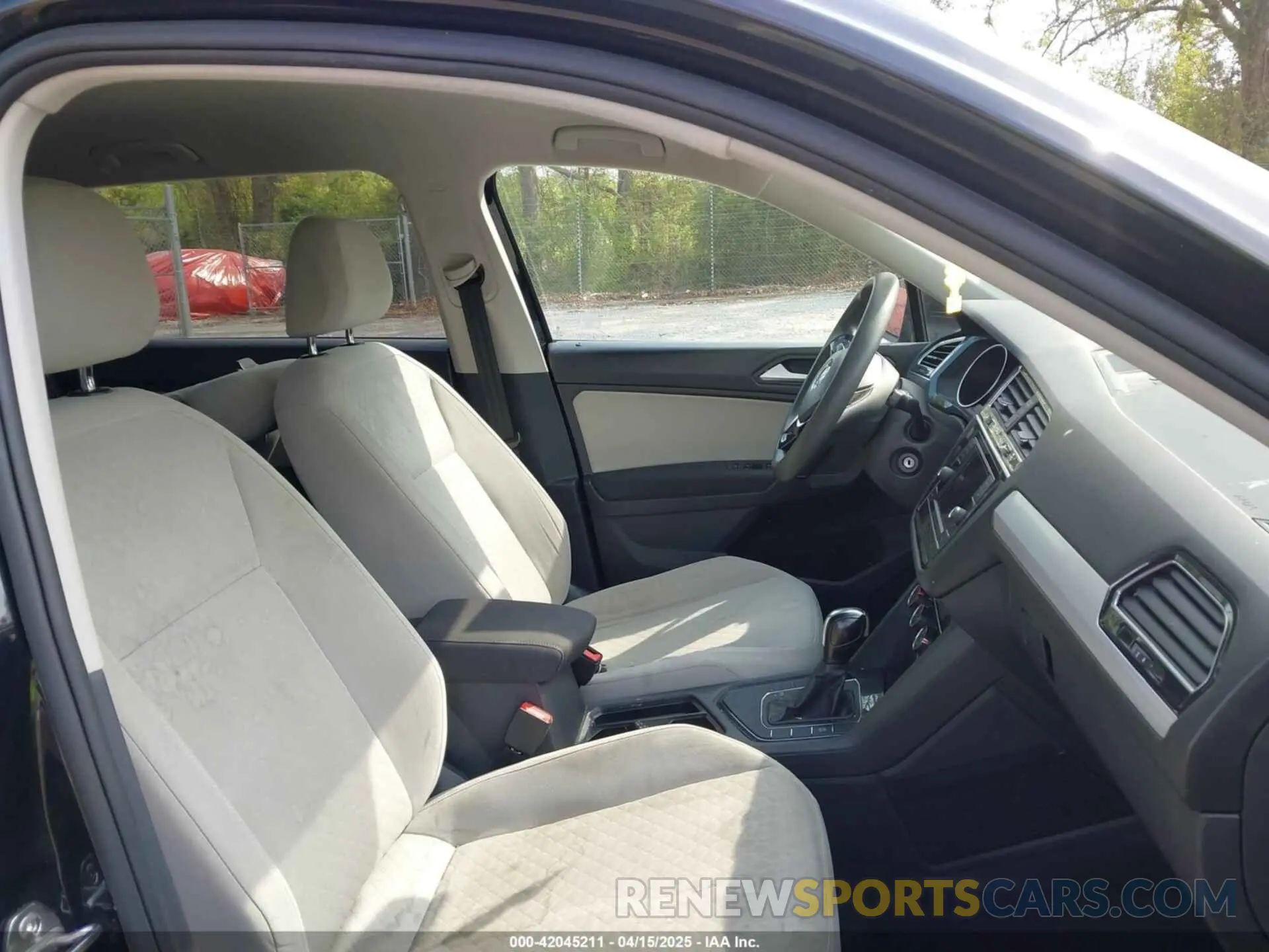 5 Photograph of a damaged car 3VV1B7AX7LM058984 VOLKSWAGEN TIGUAN 2020