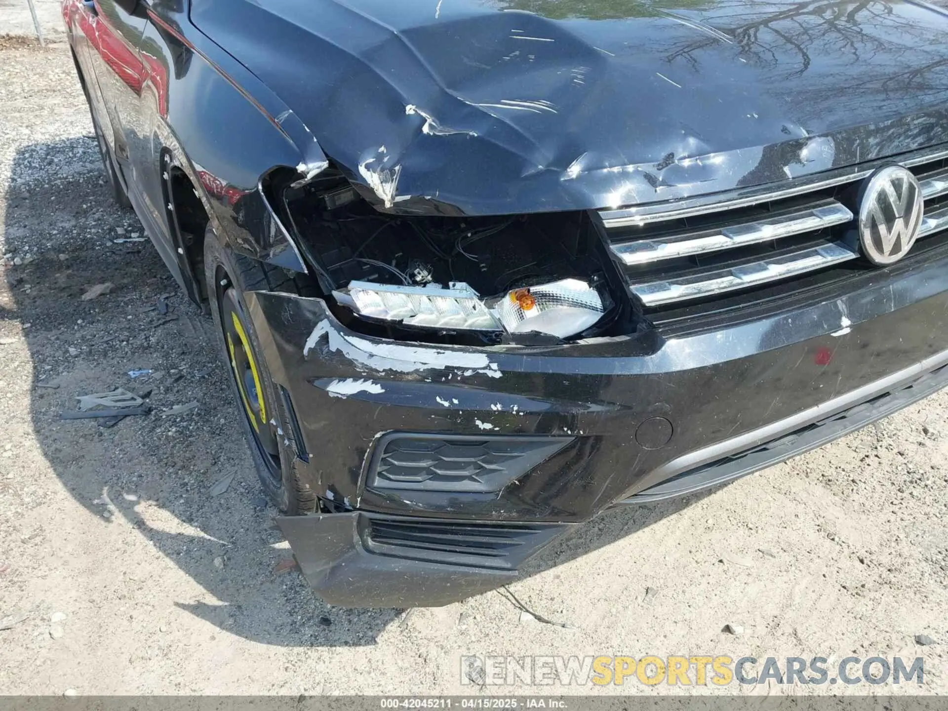 6 Photograph of a damaged car 3VV1B7AX7LM058984 VOLKSWAGEN TIGUAN 2020