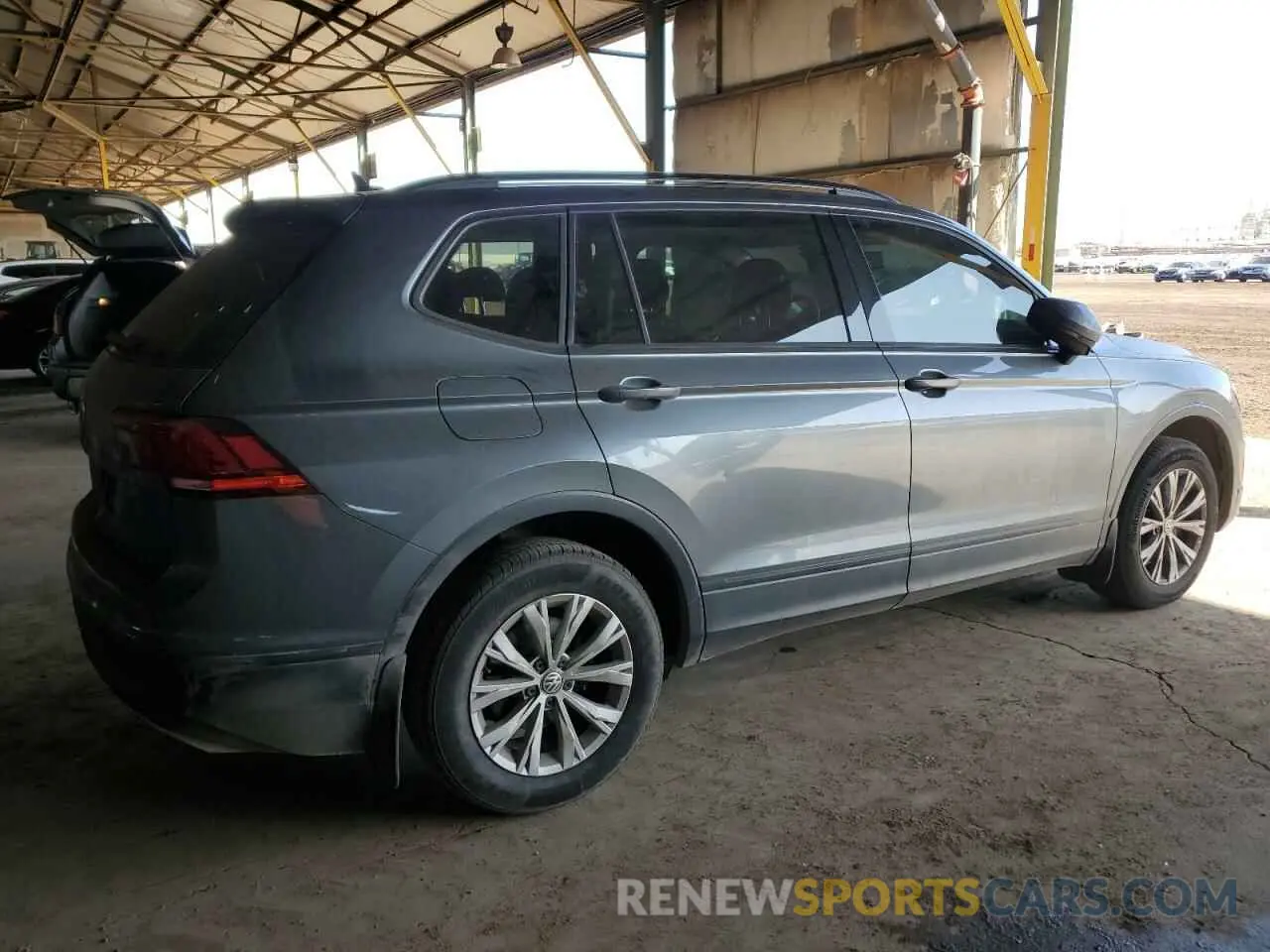 3 Photograph of a damaged car 3VV1B7AX7LM103728 VOLKSWAGEN TIGUAN 2020