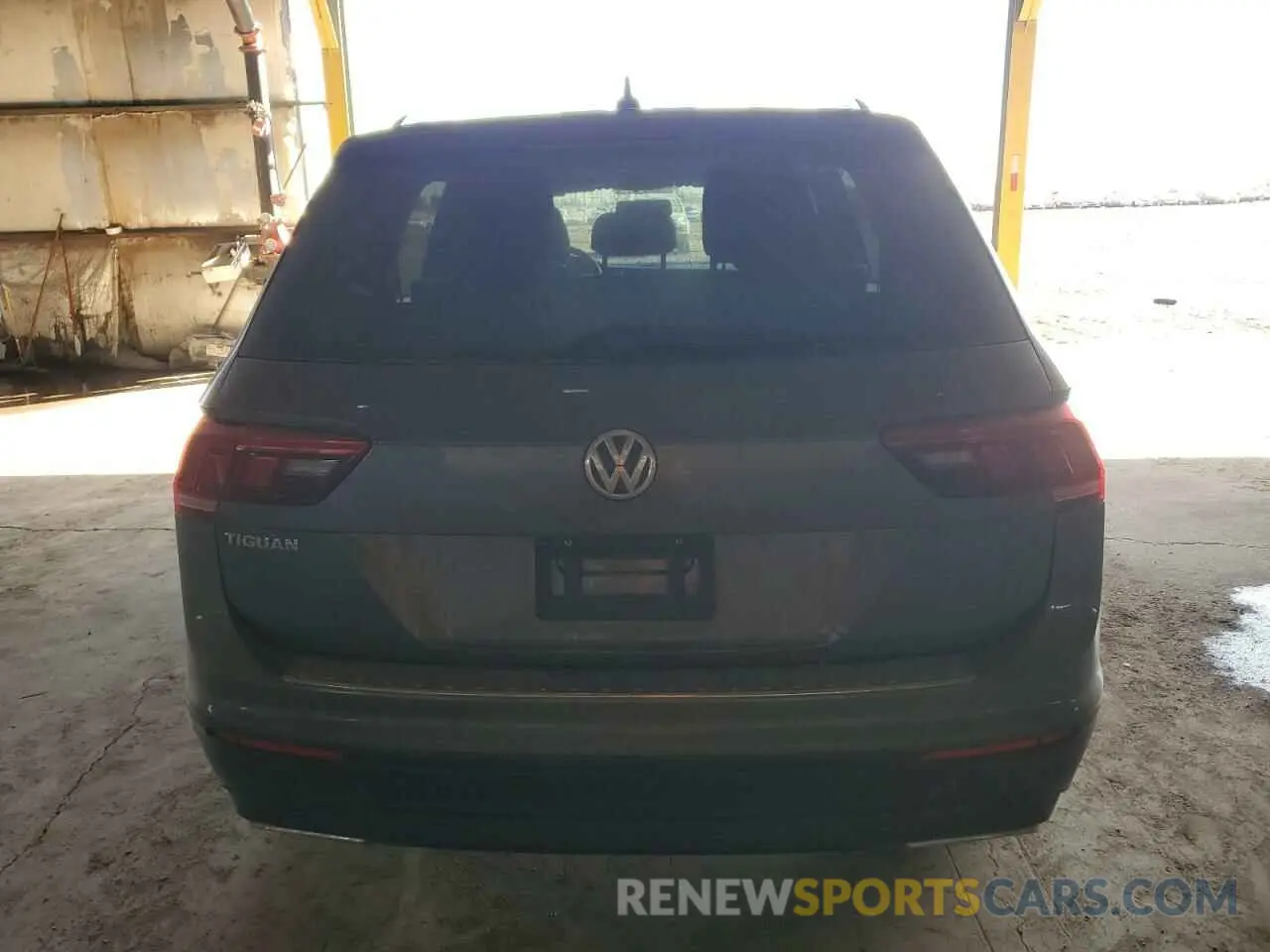 6 Photograph of a damaged car 3VV1B7AX7LM103728 VOLKSWAGEN TIGUAN 2020
