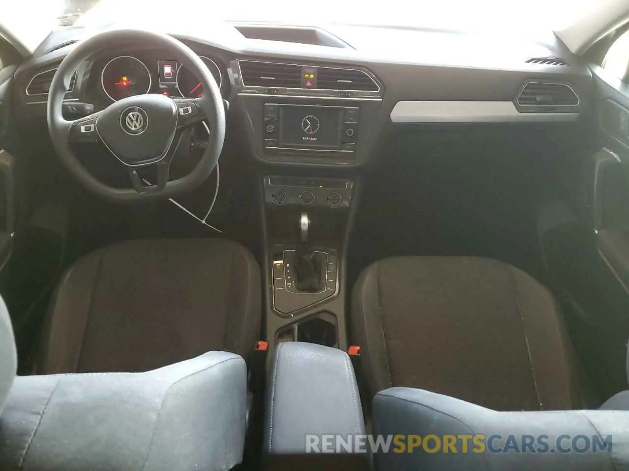 8 Photograph of a damaged car 3VV1B7AX7LM103728 VOLKSWAGEN TIGUAN 2020