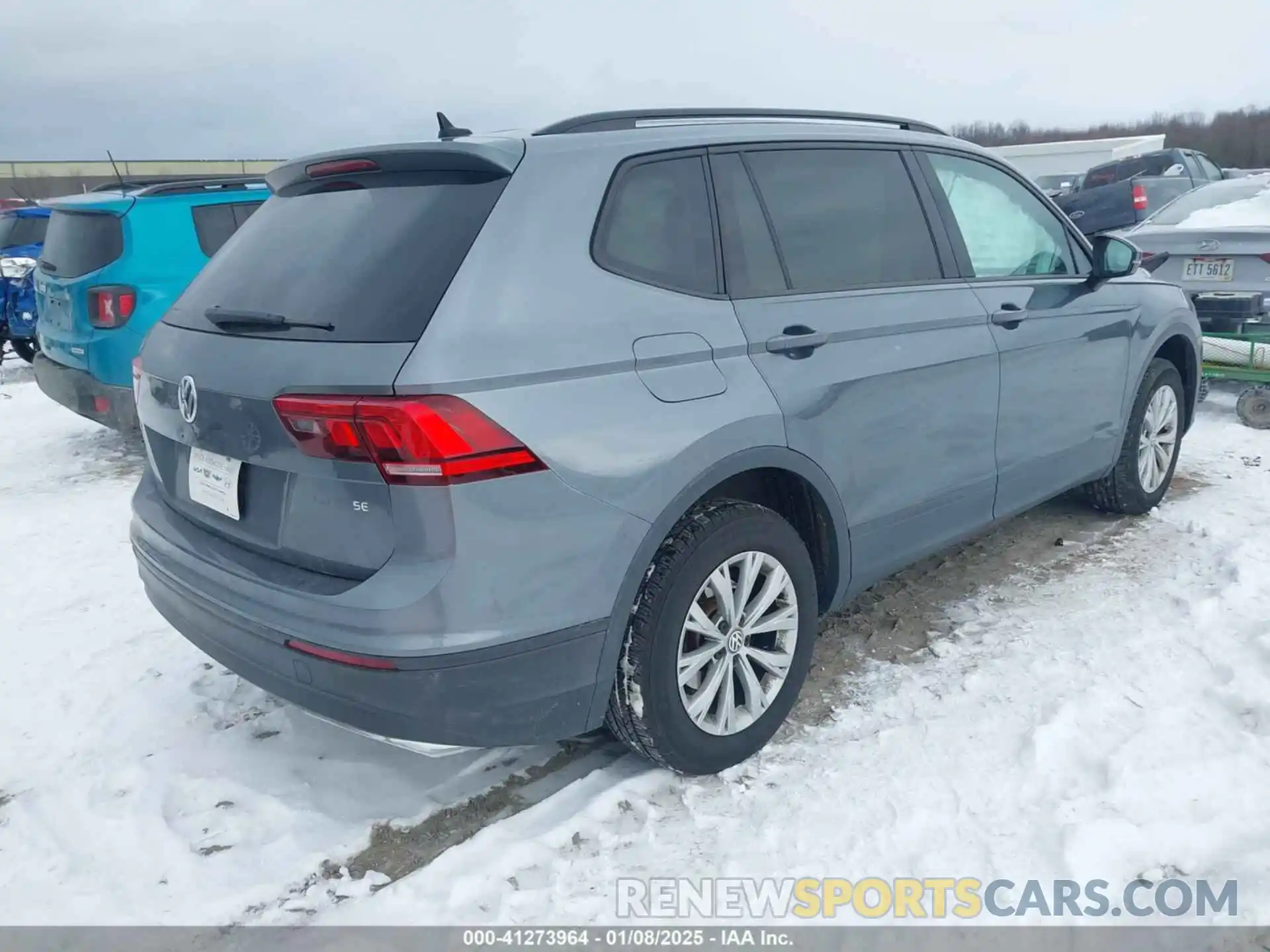 4 Photograph of a damaged car 3VV1B7AX9LM084390 VOLKSWAGEN TIGUAN 2020