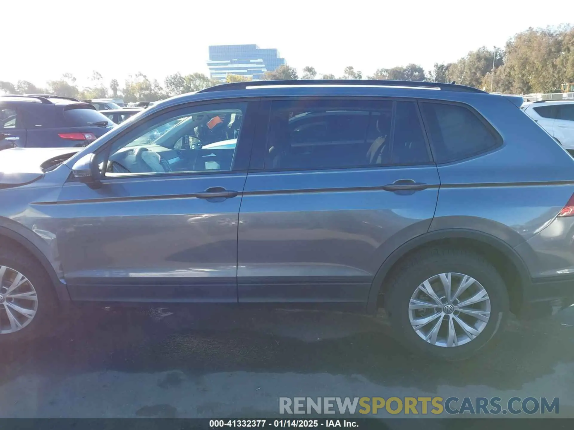 14 Photograph of a damaged car 3VV1B7AX9LM108509 VOLKSWAGEN TIGUAN 2020