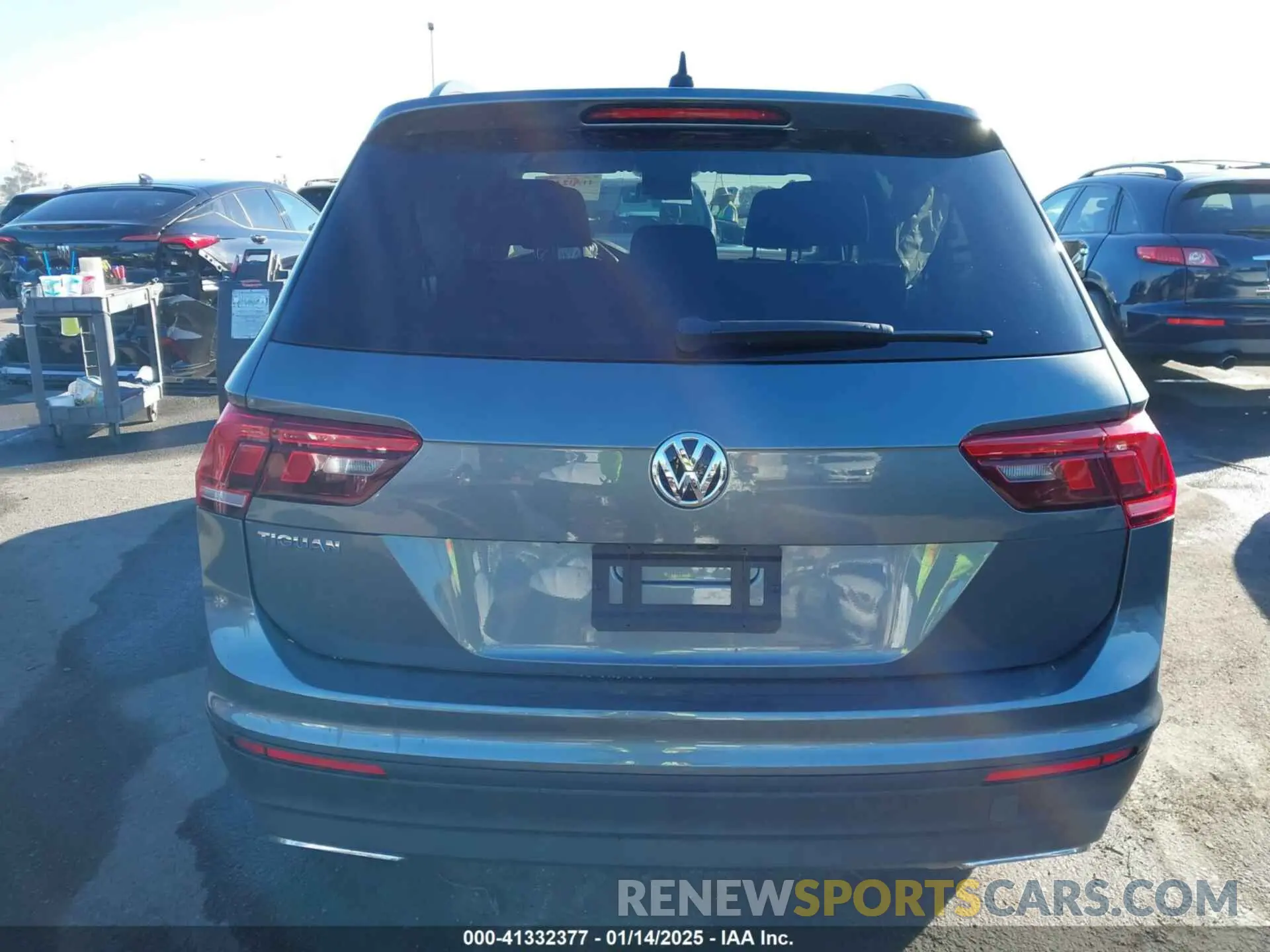 16 Photograph of a damaged car 3VV1B7AX9LM108509 VOLKSWAGEN TIGUAN 2020