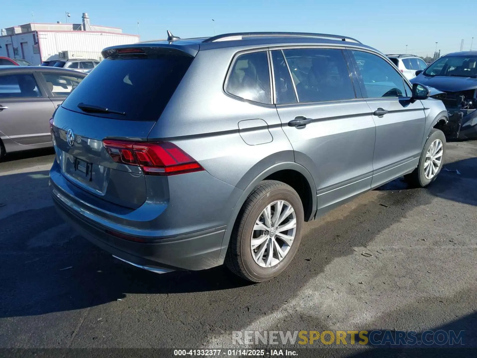 4 Photograph of a damaged car 3VV1B7AX9LM108509 VOLKSWAGEN TIGUAN 2020