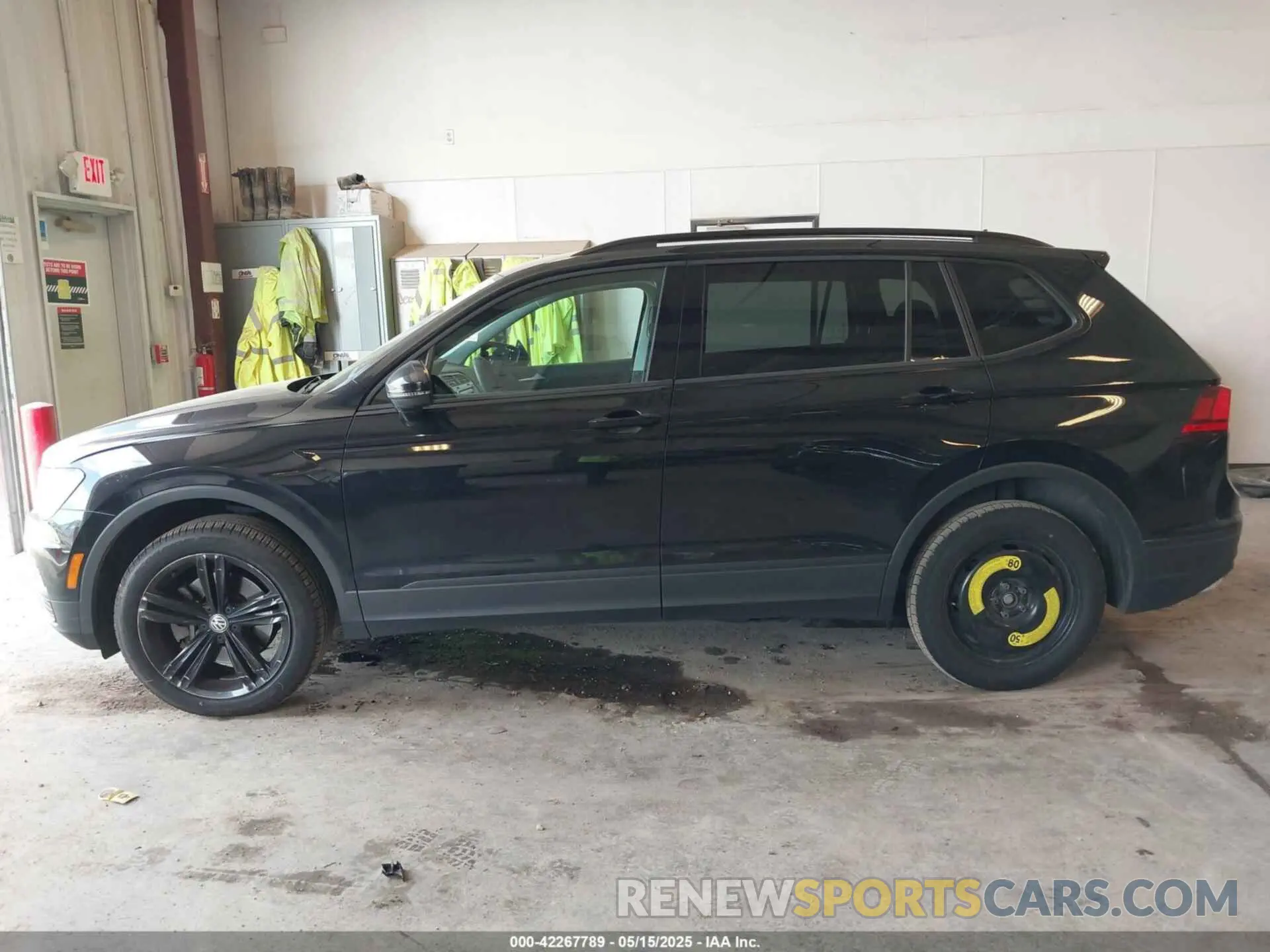 14 Photograph of a damaged car 3VV1B7AX9LM177409 VOLKSWAGEN TIGUAN 2020