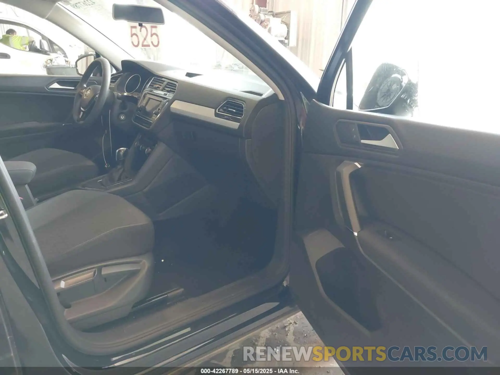 5 Photograph of a damaged car 3VV1B7AX9LM177409 VOLKSWAGEN TIGUAN 2020
