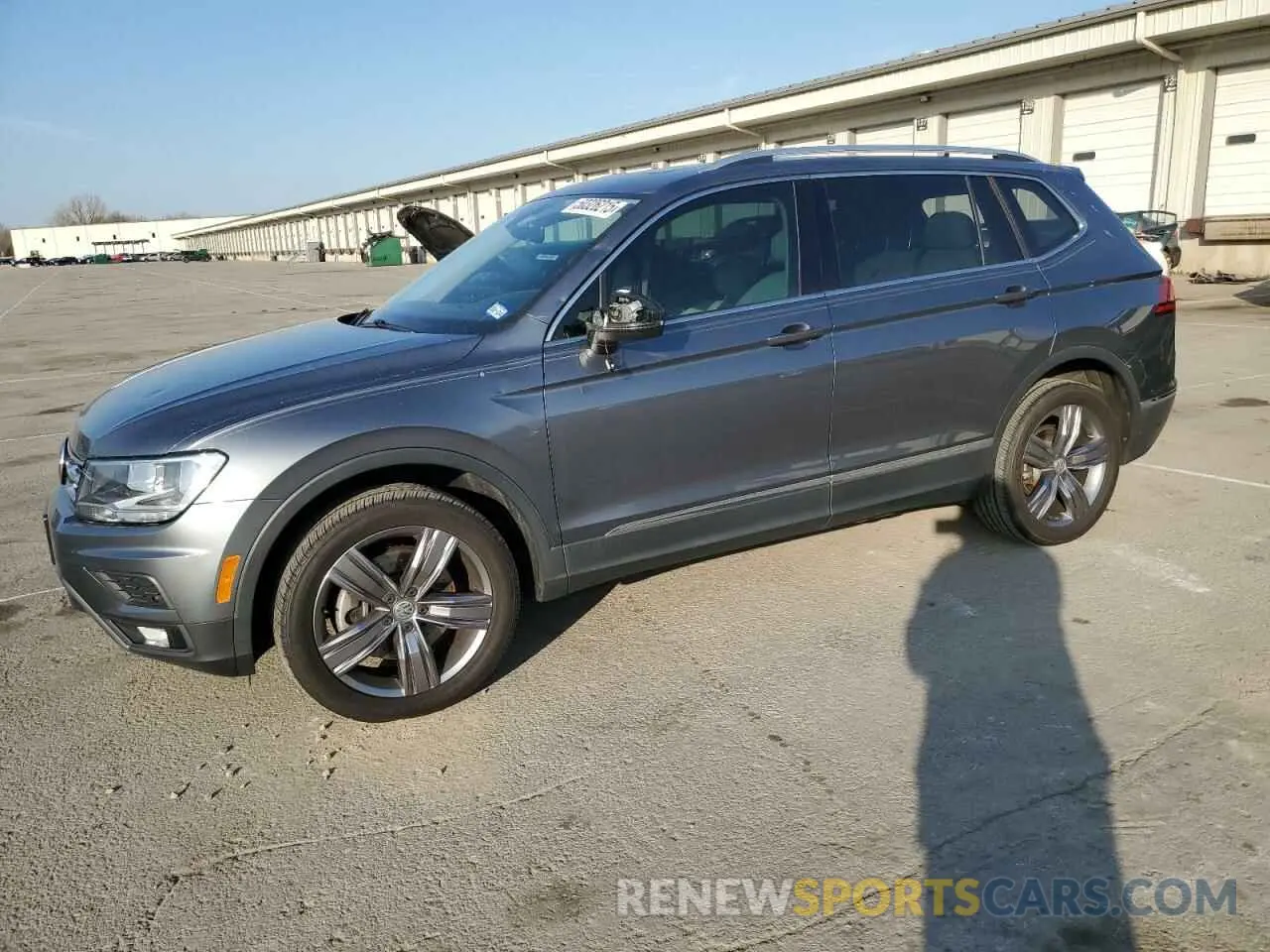1 Photograph of a damaged car 3VV2B7AX0LM022204 VOLKSWAGEN TIGUAN 2020