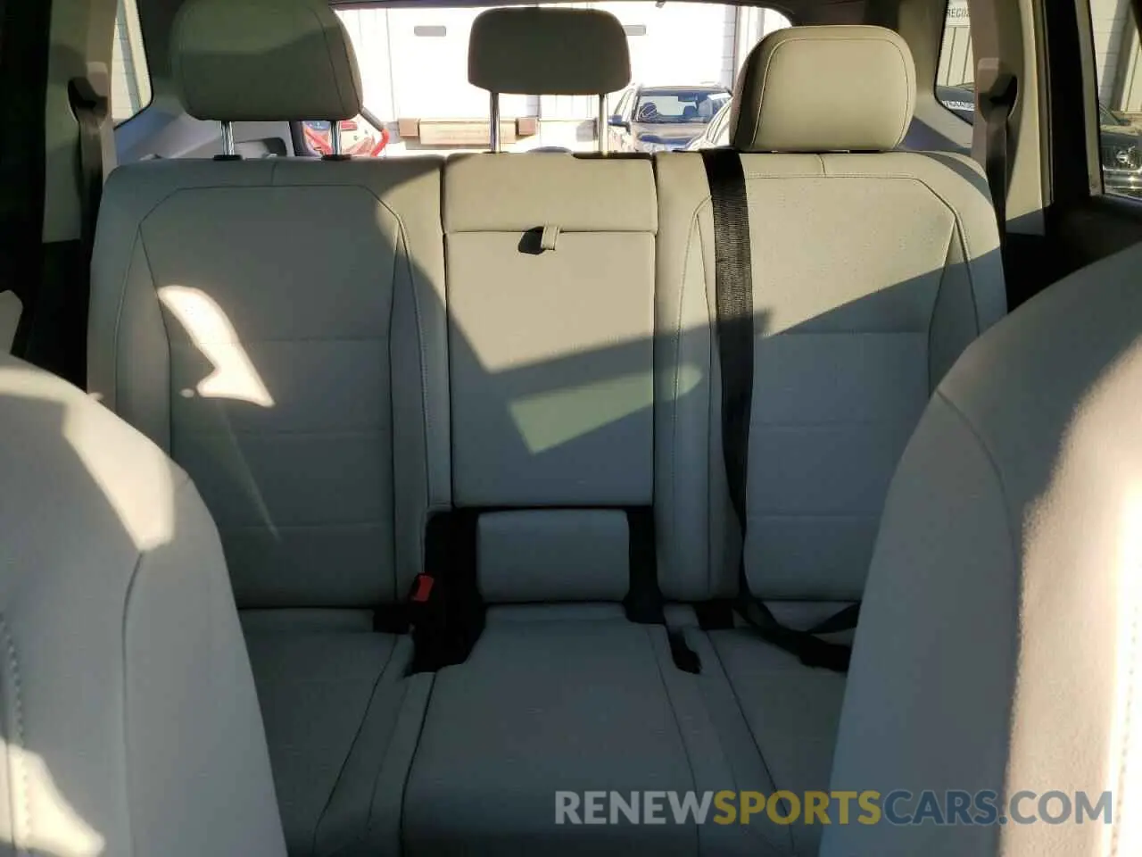 10 Photograph of a damaged car 3VV2B7AX0LM022204 VOLKSWAGEN TIGUAN 2020