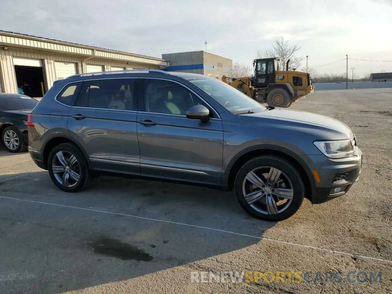 4 Photograph of a damaged car 3VV2B7AX0LM022204 VOLKSWAGEN TIGUAN 2020