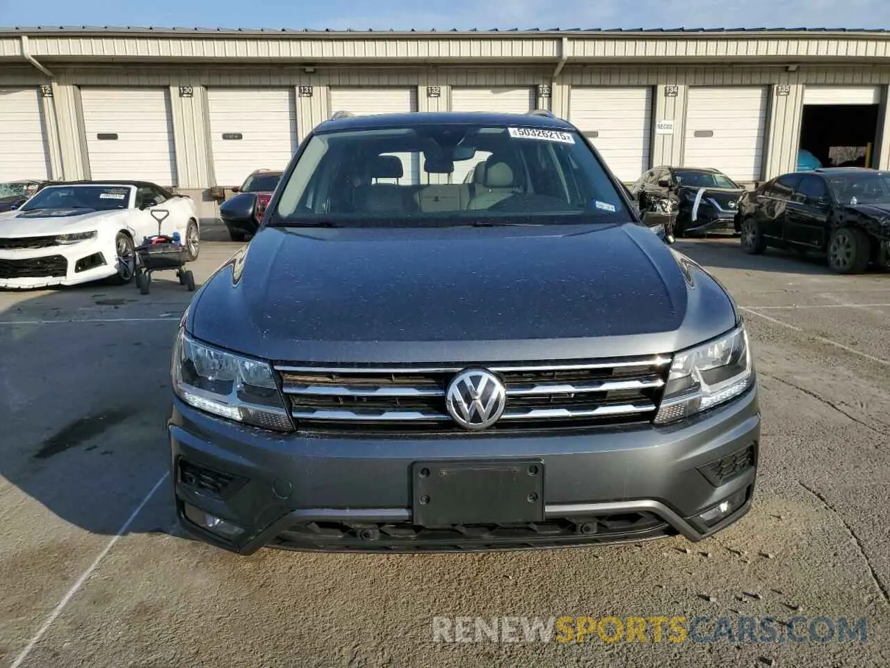 5 Photograph of a damaged car 3VV2B7AX0LM022204 VOLKSWAGEN TIGUAN 2020