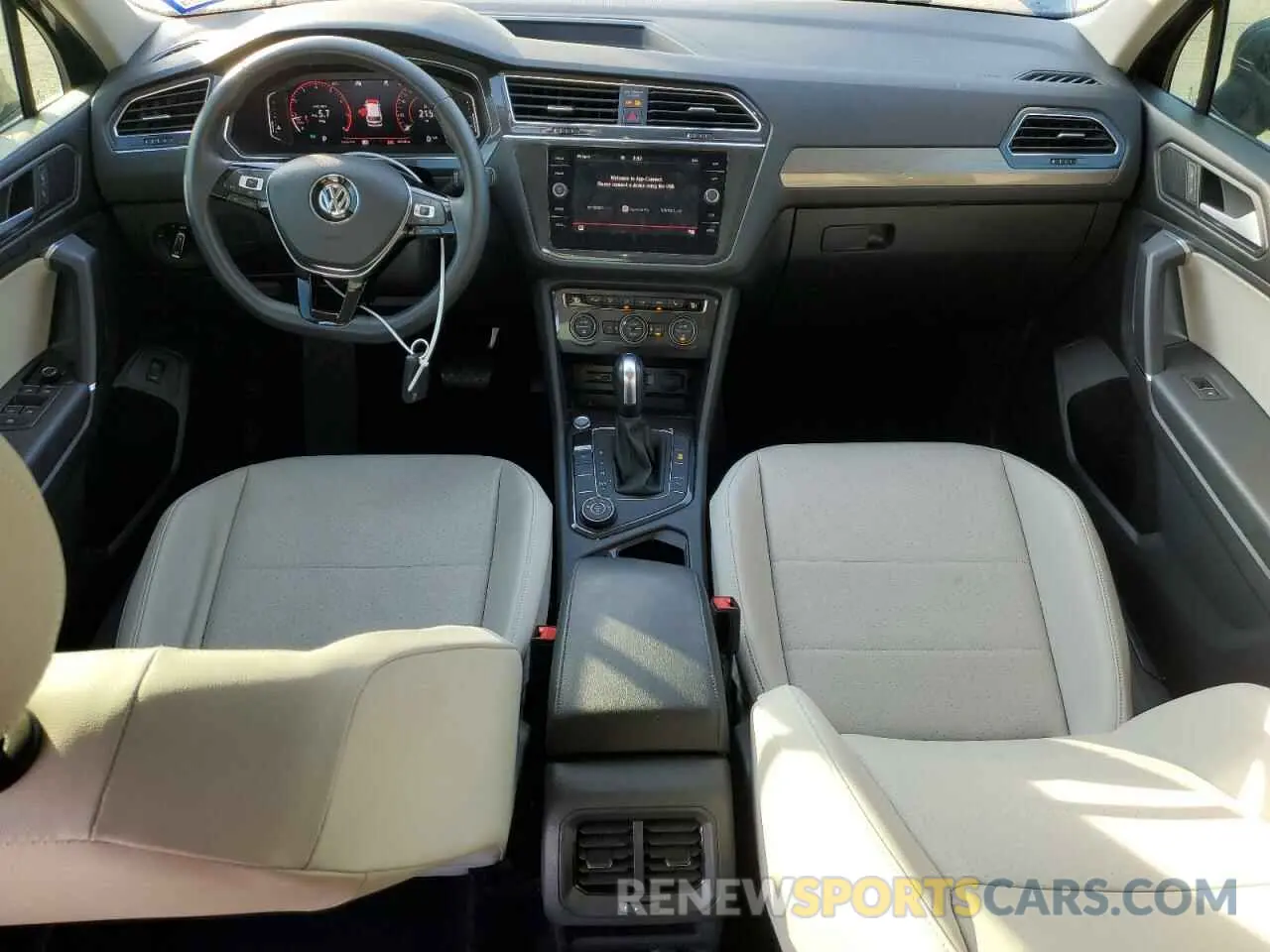 8 Photograph of a damaged car 3VV2B7AX0LM022204 VOLKSWAGEN TIGUAN 2020