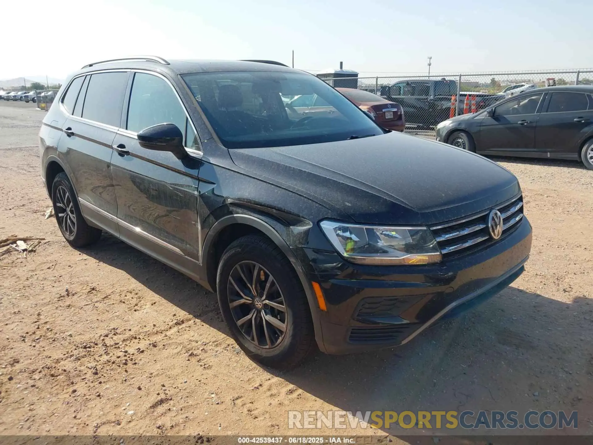 1 Photograph of a damaged car 3VV2B7AX0LM028617 VOLKSWAGEN TIGUAN 2020