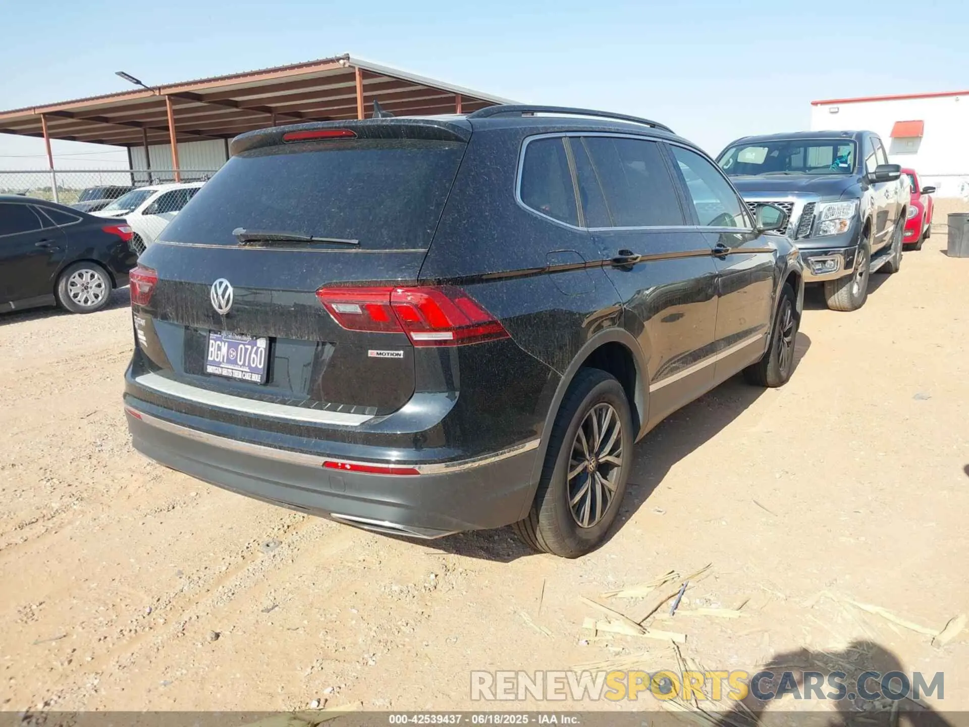 4 Photograph of a damaged car 3VV2B7AX0LM028617 VOLKSWAGEN TIGUAN 2020