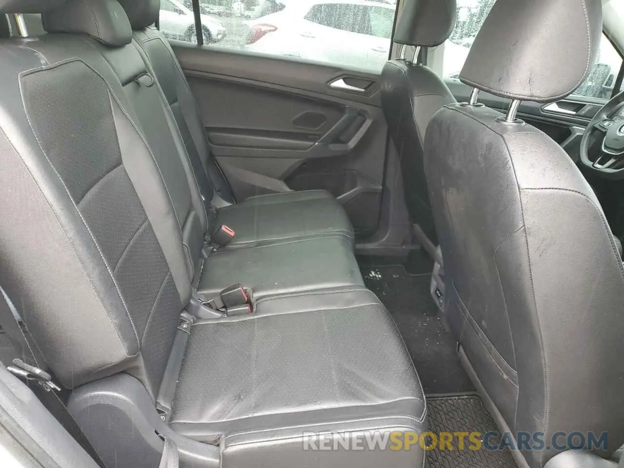 11 Photograph of a damaged car 3VV2B7AX0LM066834 VOLKSWAGEN TIGUAN 2020