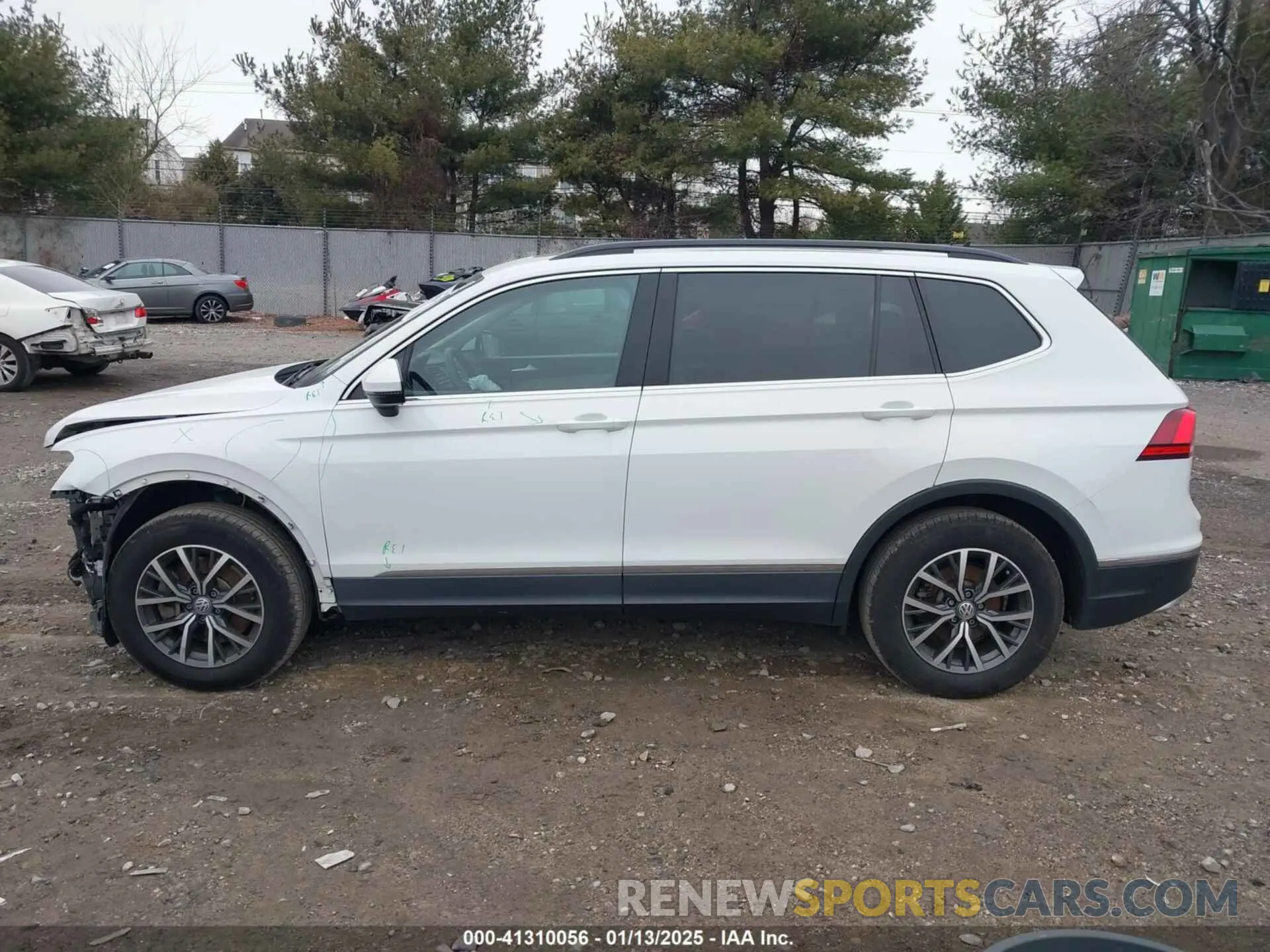 14 Photograph of a damaged car 3VV2B7AX0LM075033 VOLKSWAGEN TIGUAN 2020
