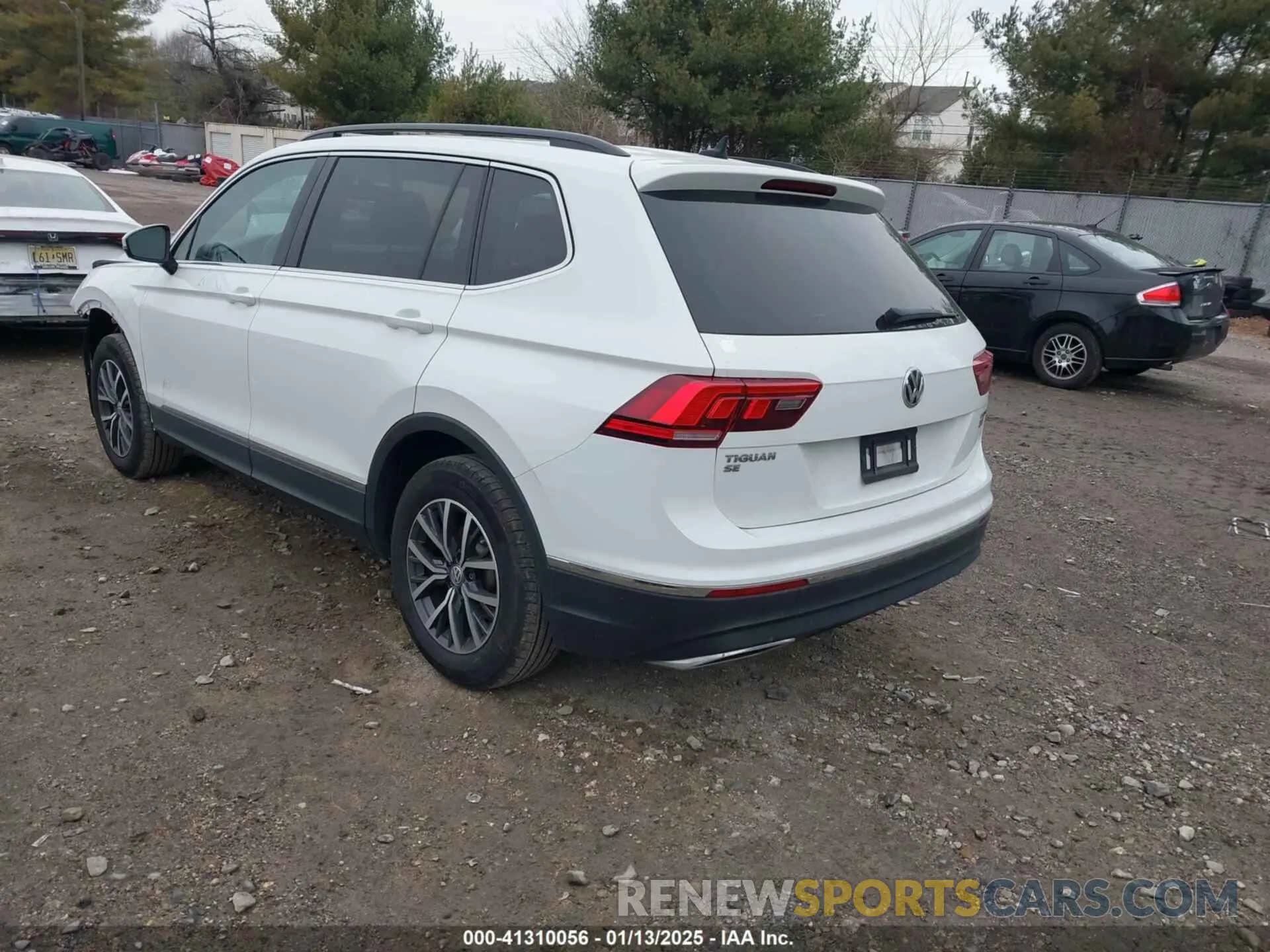 3 Photograph of a damaged car 3VV2B7AX0LM075033 VOLKSWAGEN TIGUAN 2020