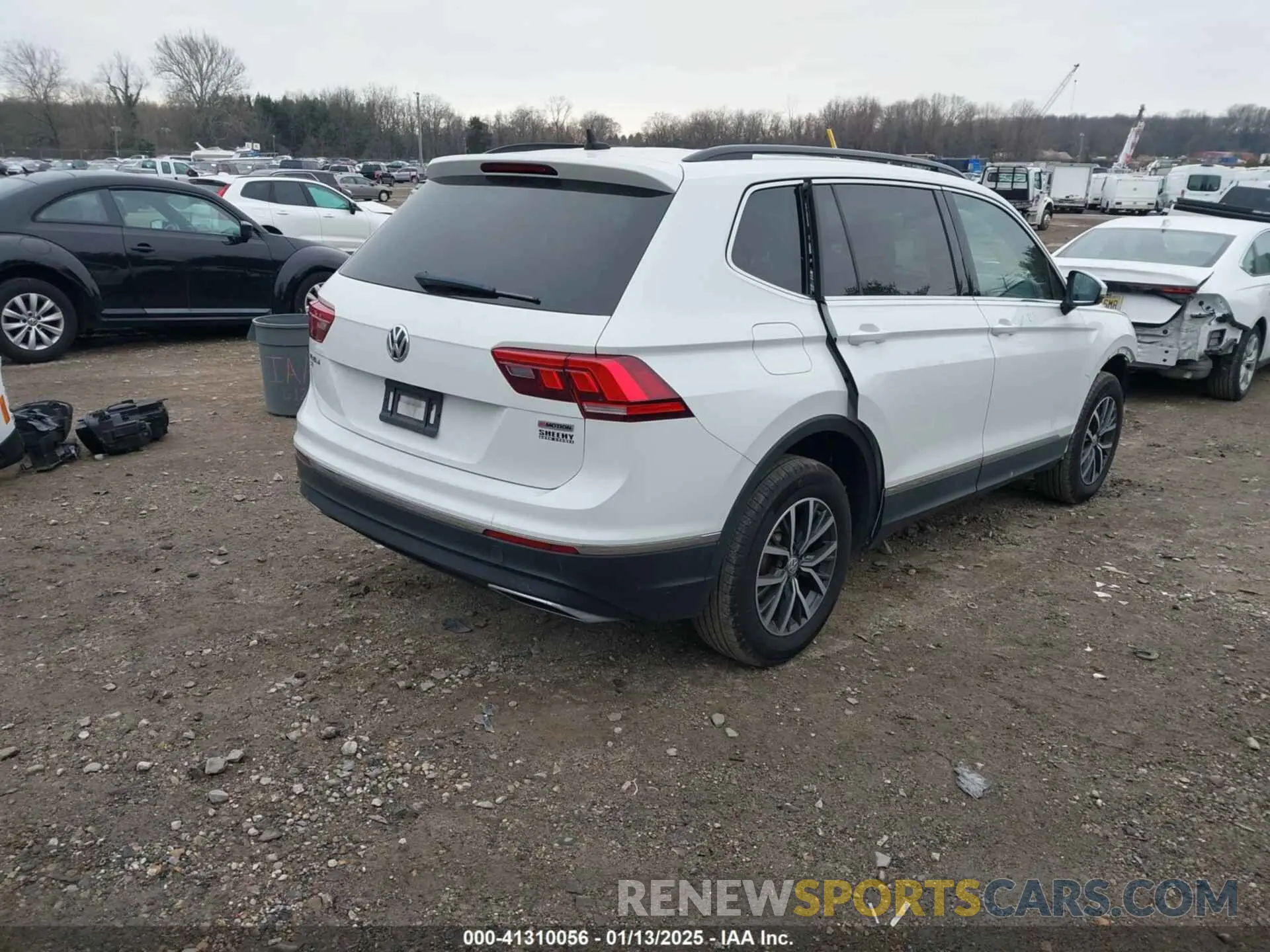 4 Photograph of a damaged car 3VV2B7AX0LM075033 VOLKSWAGEN TIGUAN 2020
