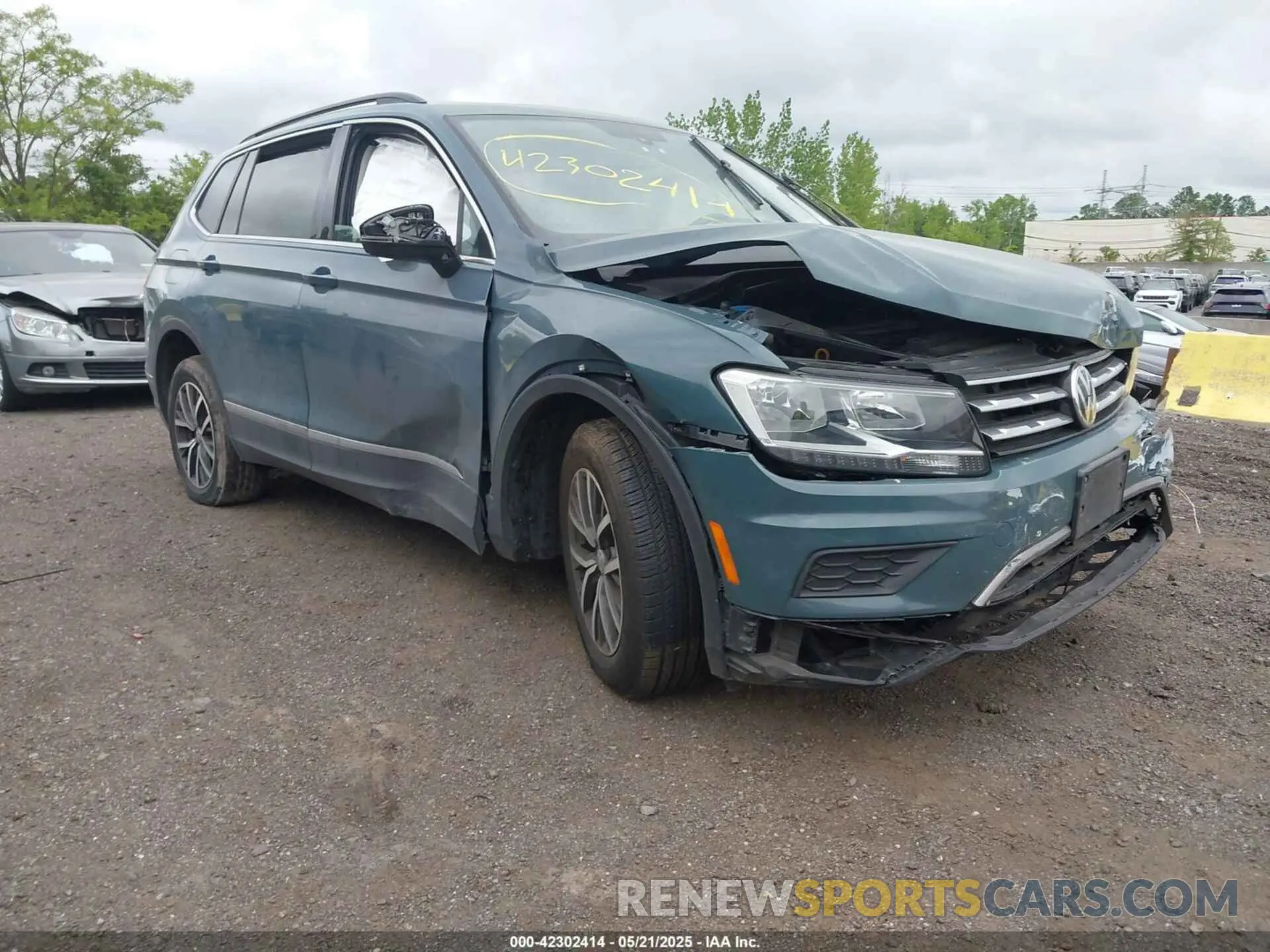 1 Photograph of a damaged car 3VV2B7AX0LM124635 VOLKSWAGEN TIGUAN 2020
