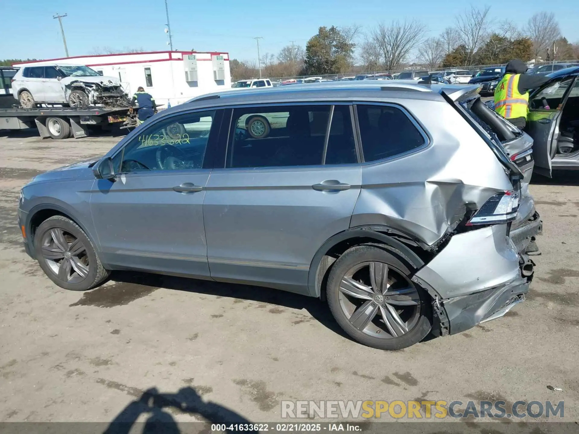 14 Photograph of a damaged car 3VV2B7AX0LM141970 VOLKSWAGEN TIGUAN 2020