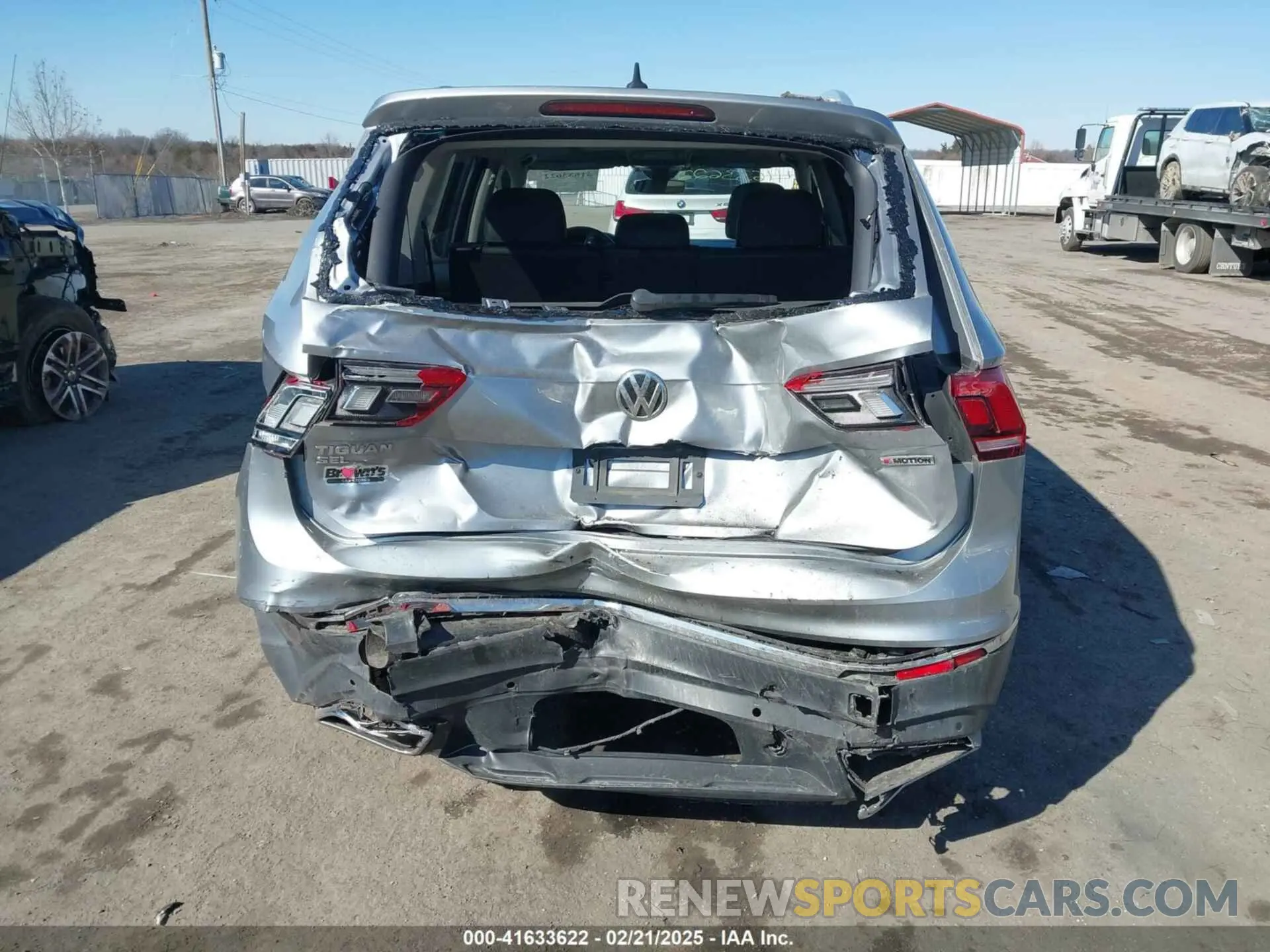 16 Photograph of a damaged car 3VV2B7AX0LM141970 VOLKSWAGEN TIGUAN 2020