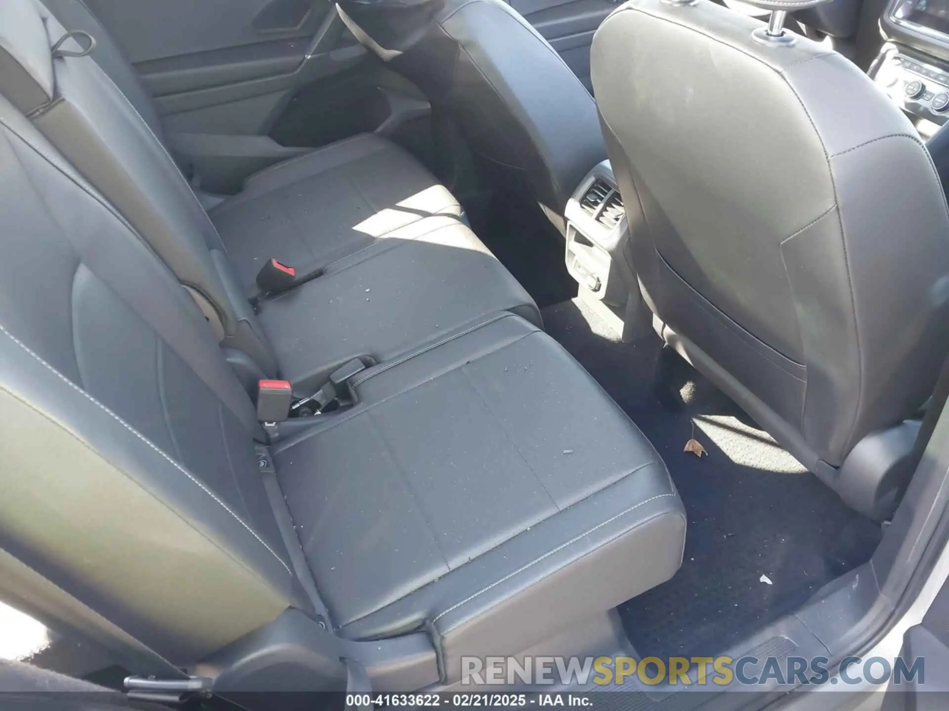 8 Photograph of a damaged car 3VV2B7AX0LM141970 VOLKSWAGEN TIGUAN 2020