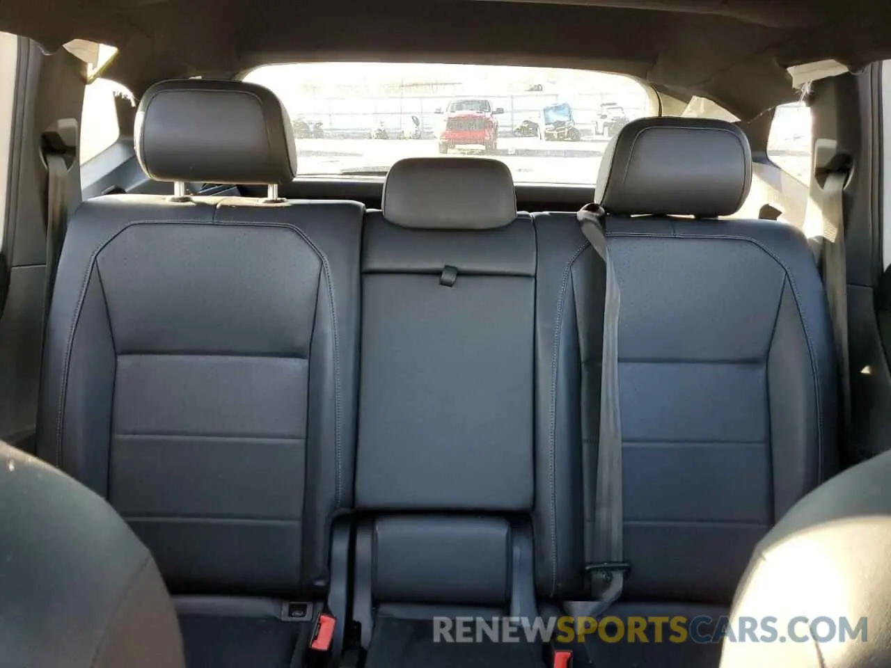10 Photograph of a damaged car 3VV2B7AX0LM144531 VOLKSWAGEN TIGUAN 2020