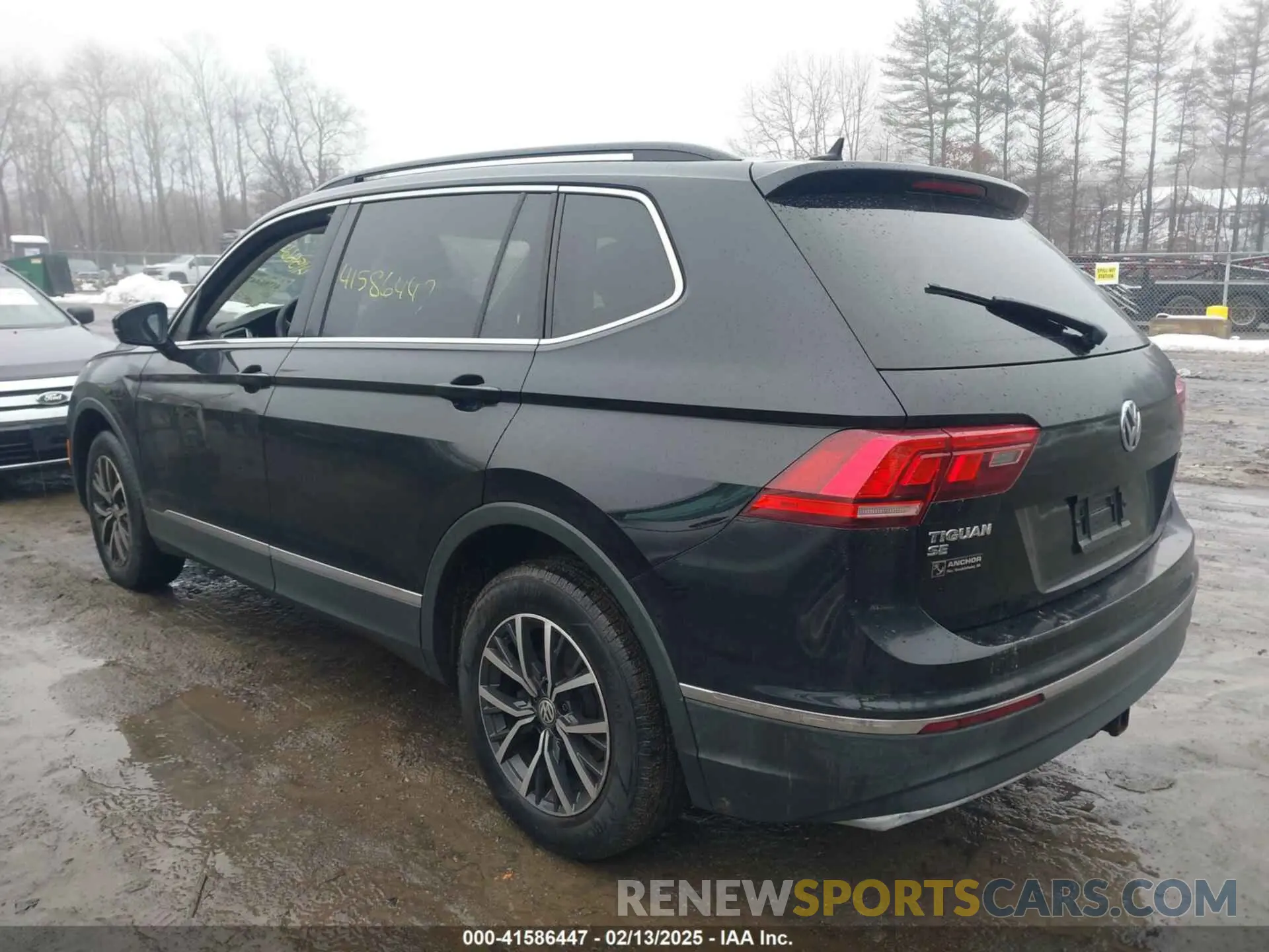 3 Photograph of a damaged car 3VV2B7AX1LM033714 VOLKSWAGEN TIGUAN 2020