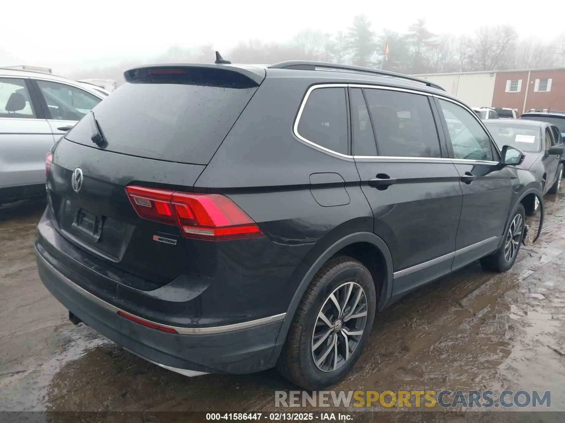 4 Photograph of a damaged car 3VV2B7AX1LM033714 VOLKSWAGEN TIGUAN 2020