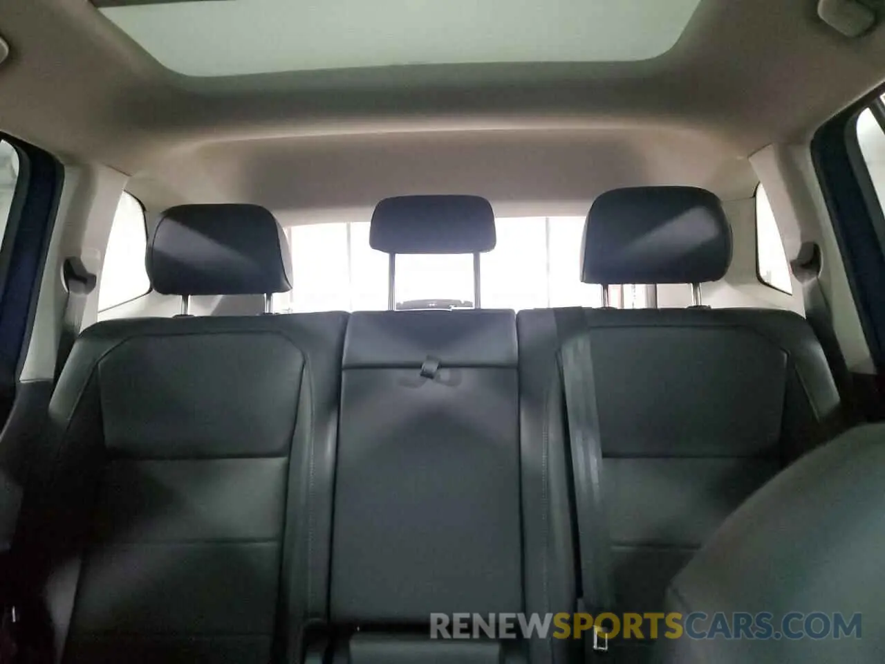 10 Photograph of a damaged car 3VV2B7AX1LM038055 VOLKSWAGEN TIGUAN 2020