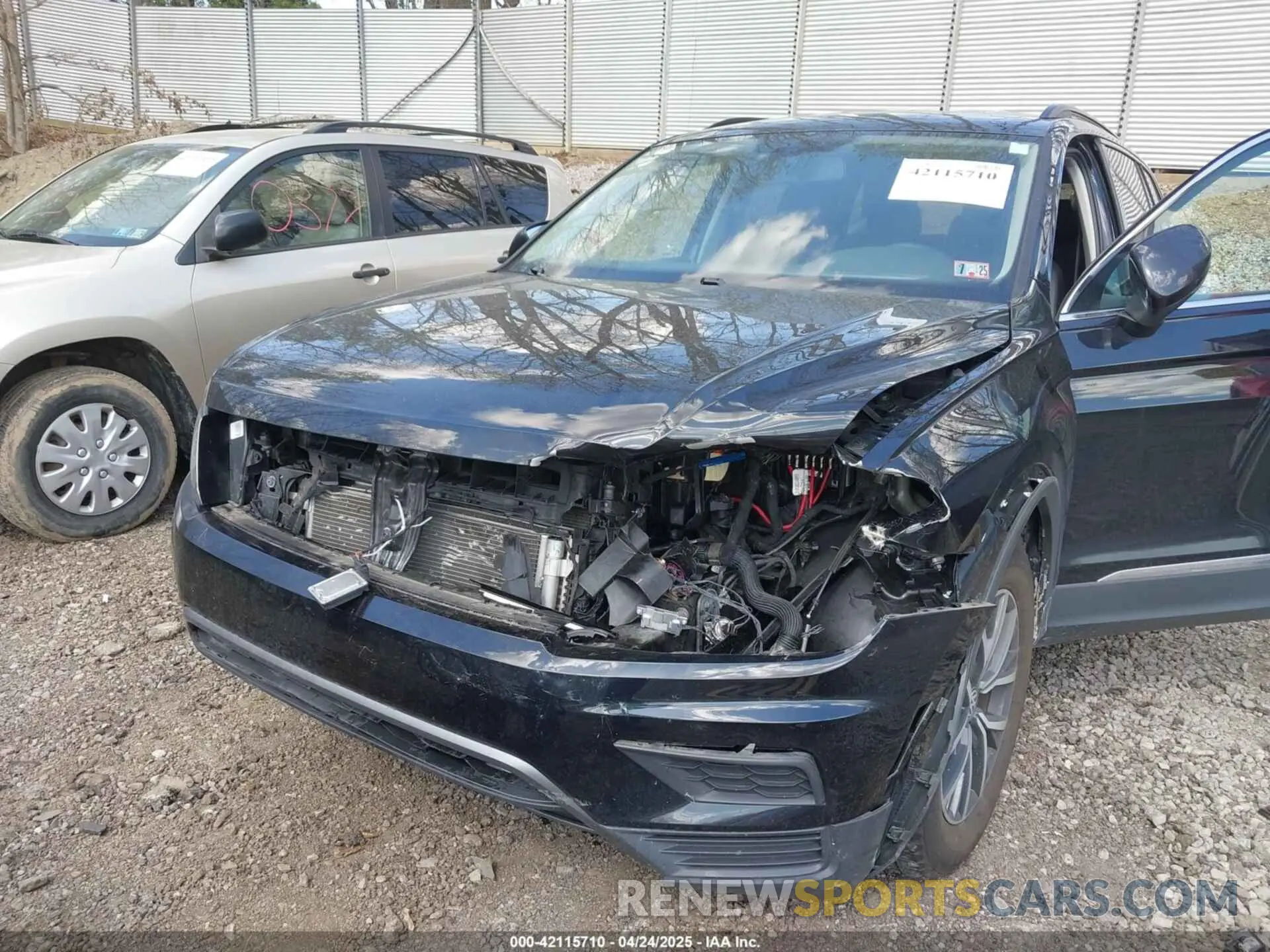 6 Photograph of a damaged car 3VV2B7AX1LM043109 VOLKSWAGEN TIGUAN 2020