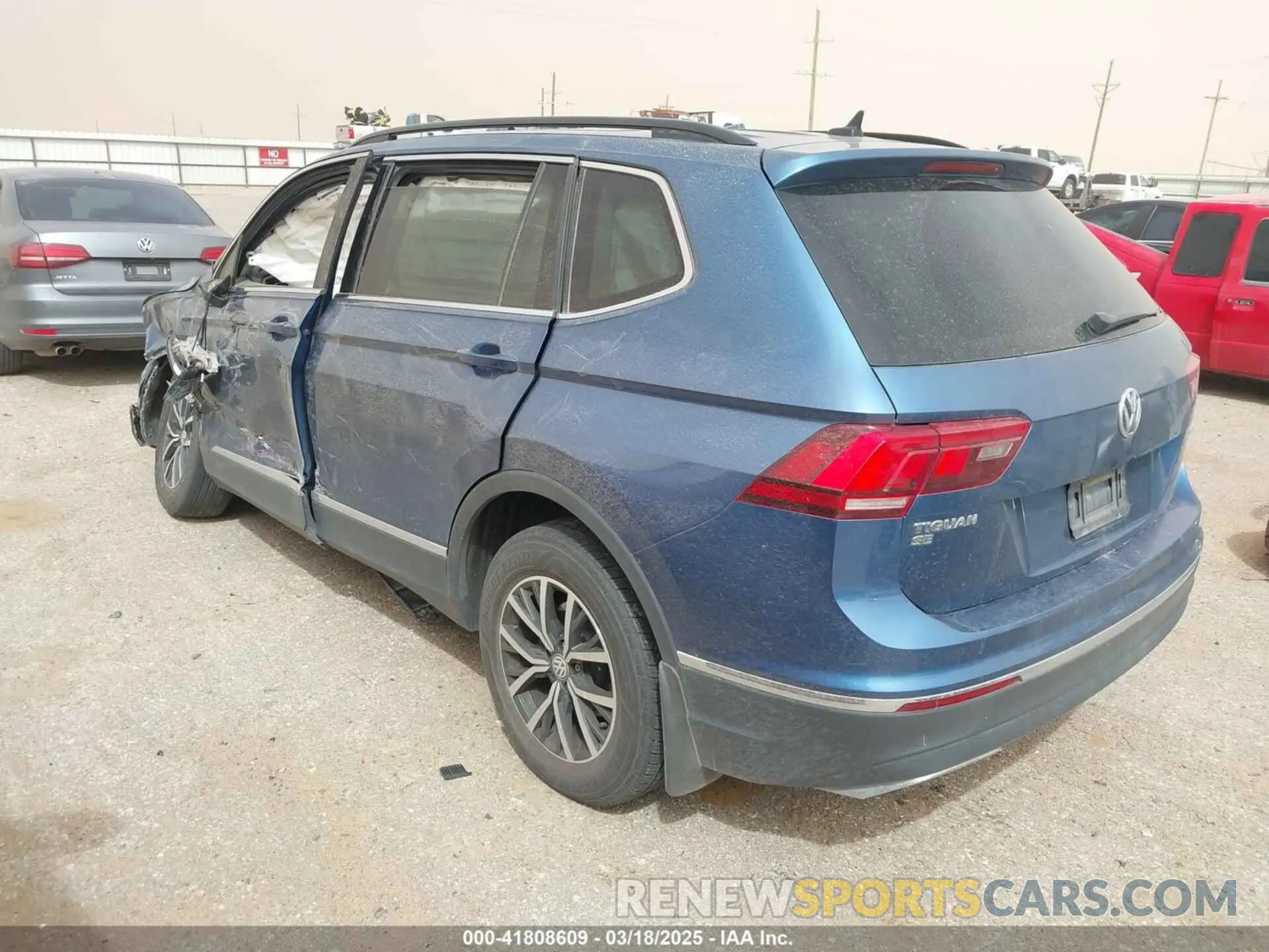 3 Photograph of a damaged car 3VV2B7AX1LM045961 VOLKSWAGEN TIGUAN 2020