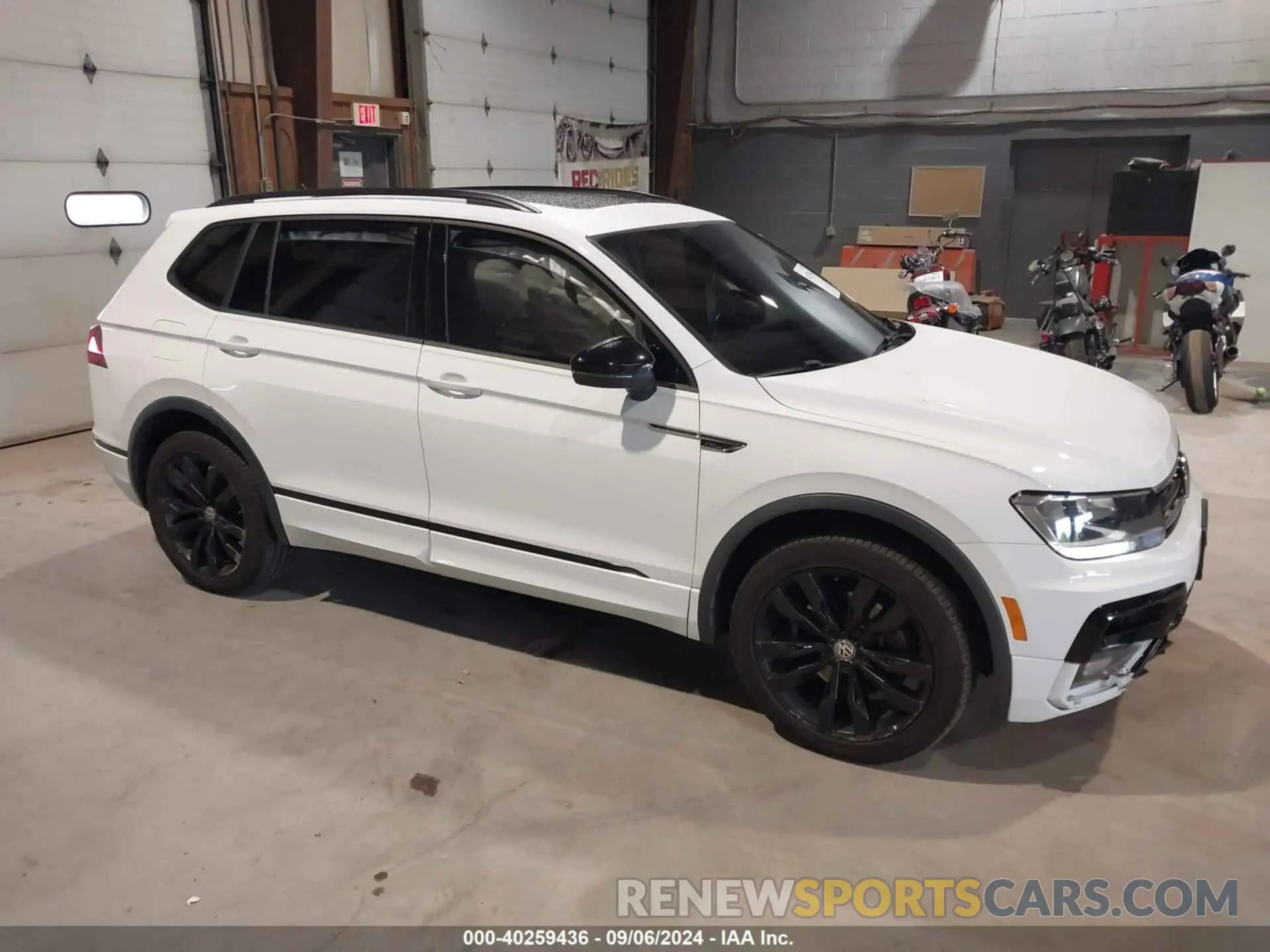 1 Photograph of a damaged car 3VV2B7AX1LM106600 VOLKSWAGEN TIGUAN 2020