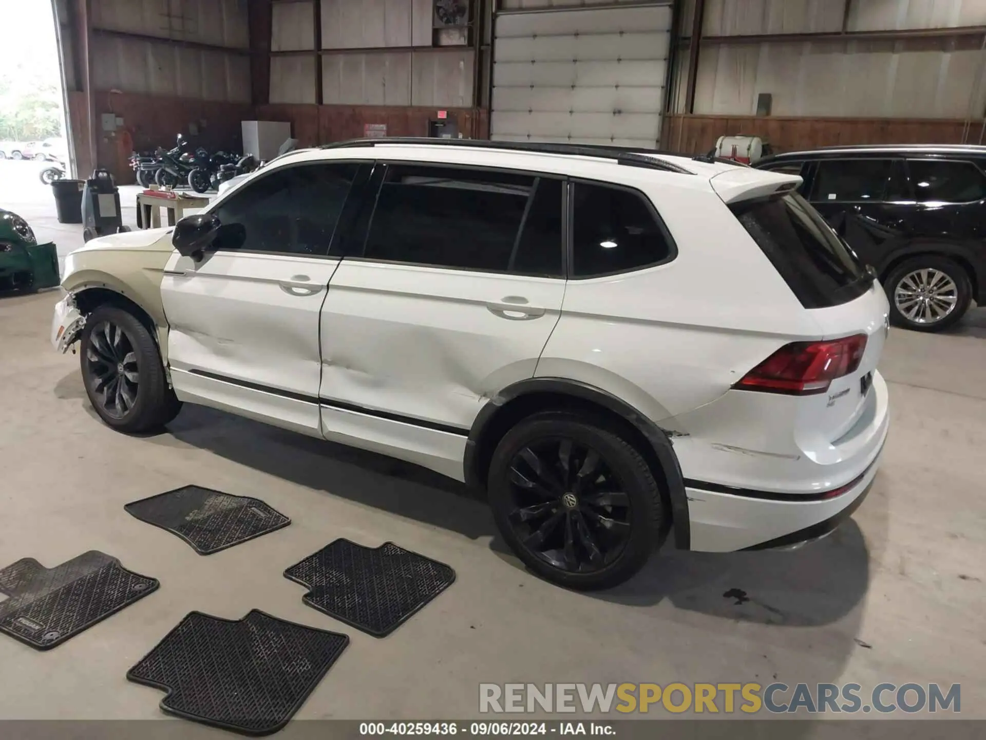 3 Photograph of a damaged car 3VV2B7AX1LM106600 VOLKSWAGEN TIGUAN 2020