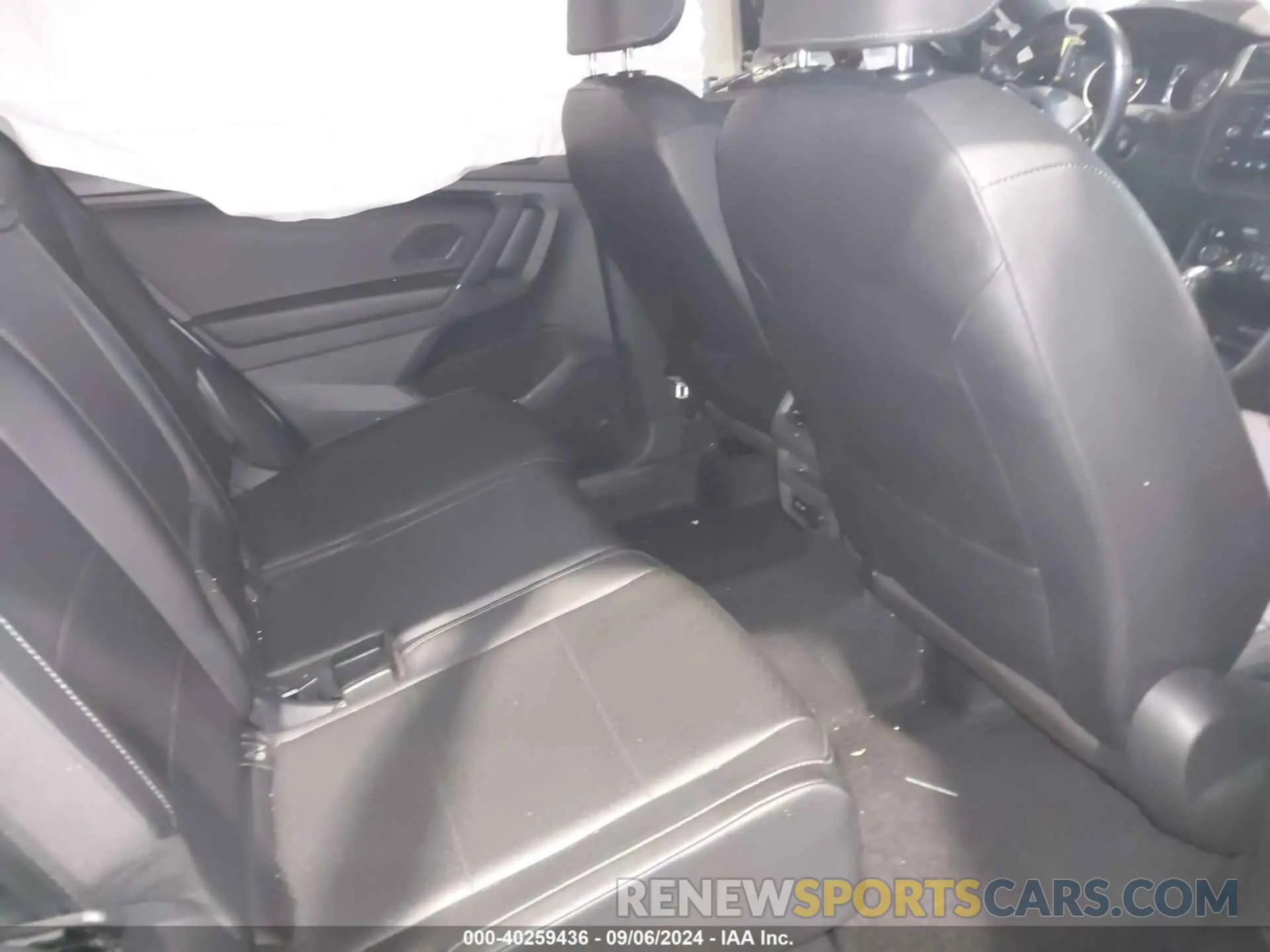8 Photograph of a damaged car 3VV2B7AX1LM106600 VOLKSWAGEN TIGUAN 2020